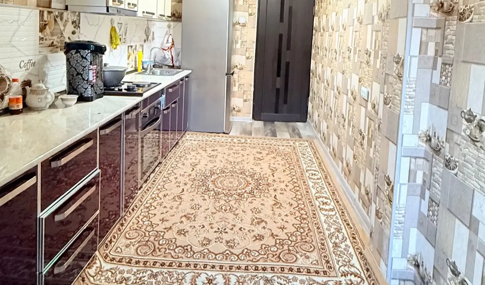 3-комн. квартира, 2 этаж, 65м², 84мкр, Ресторан «Тайга»