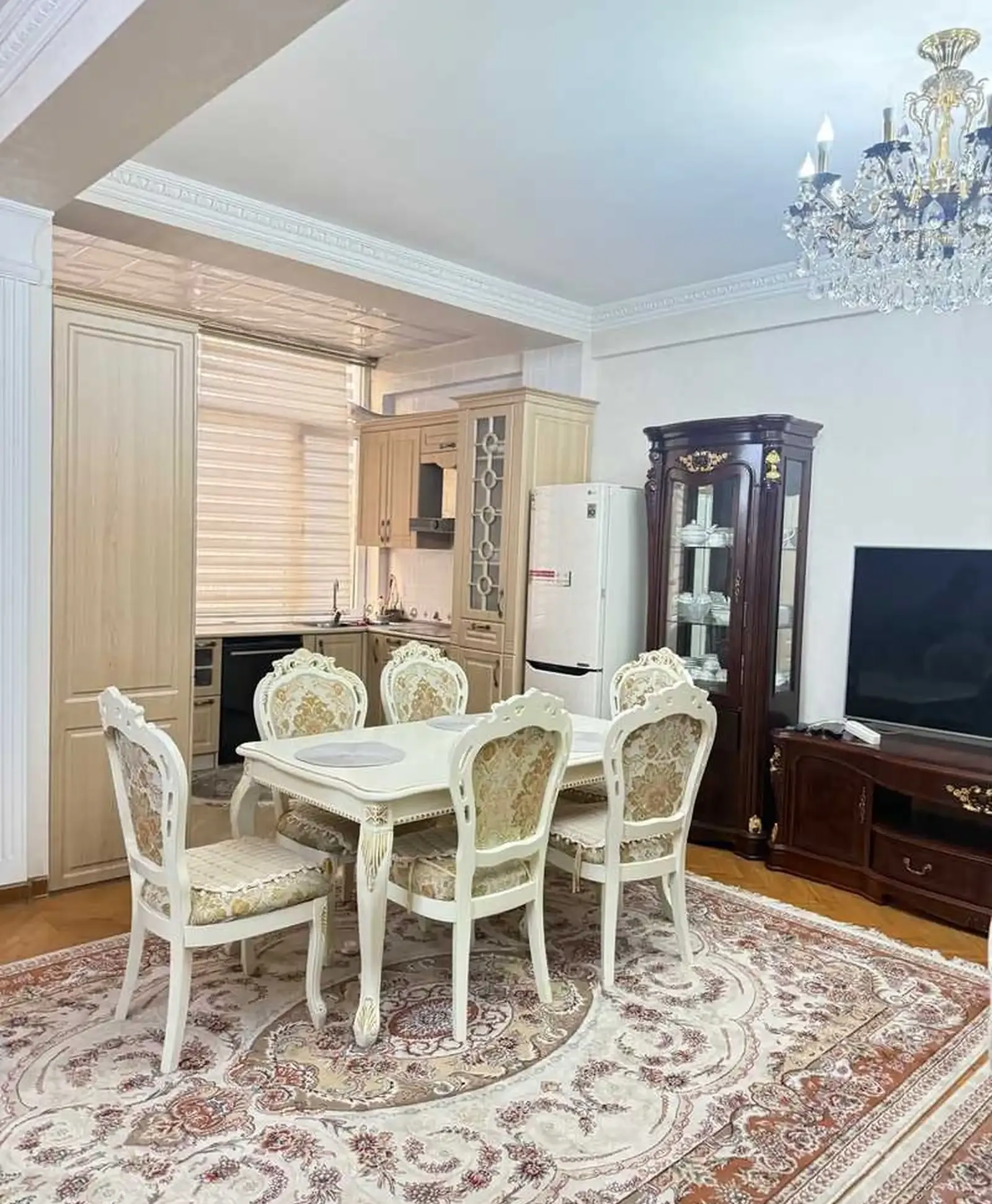 4-комн. квартира, 4 этаж, 252м², Пайкари Таможний.Дом Печать
