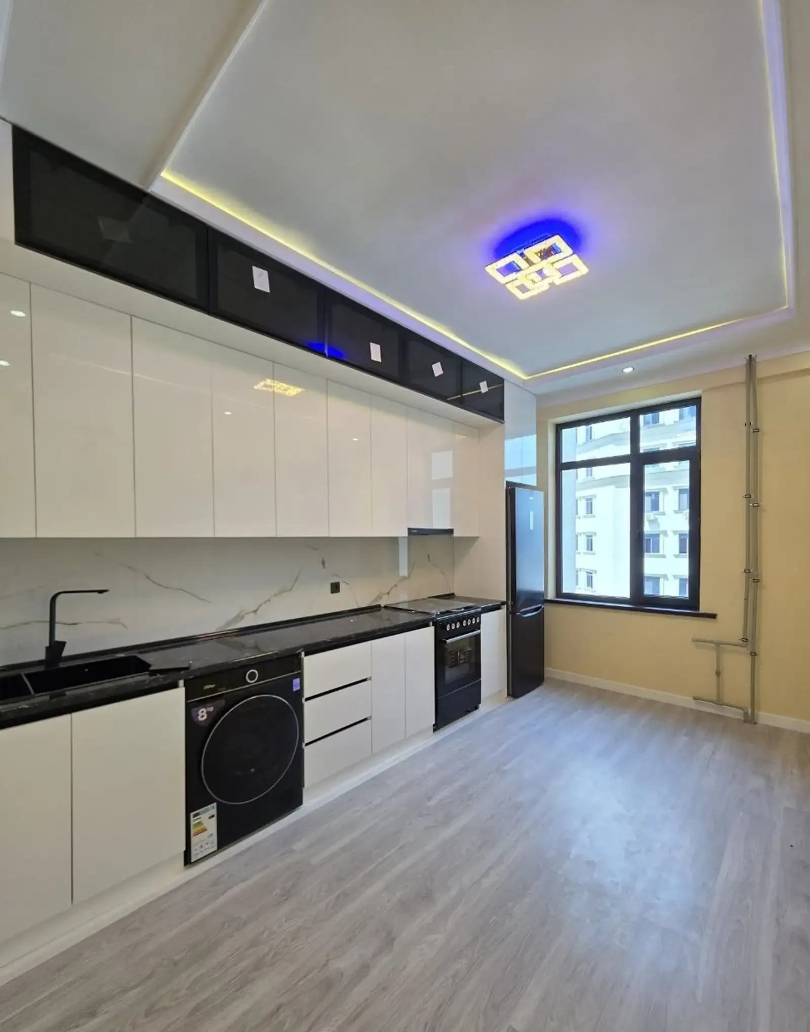 3-комн. квартира, 8 этаж, 95 м², Исмоили Сомони Воданасос
