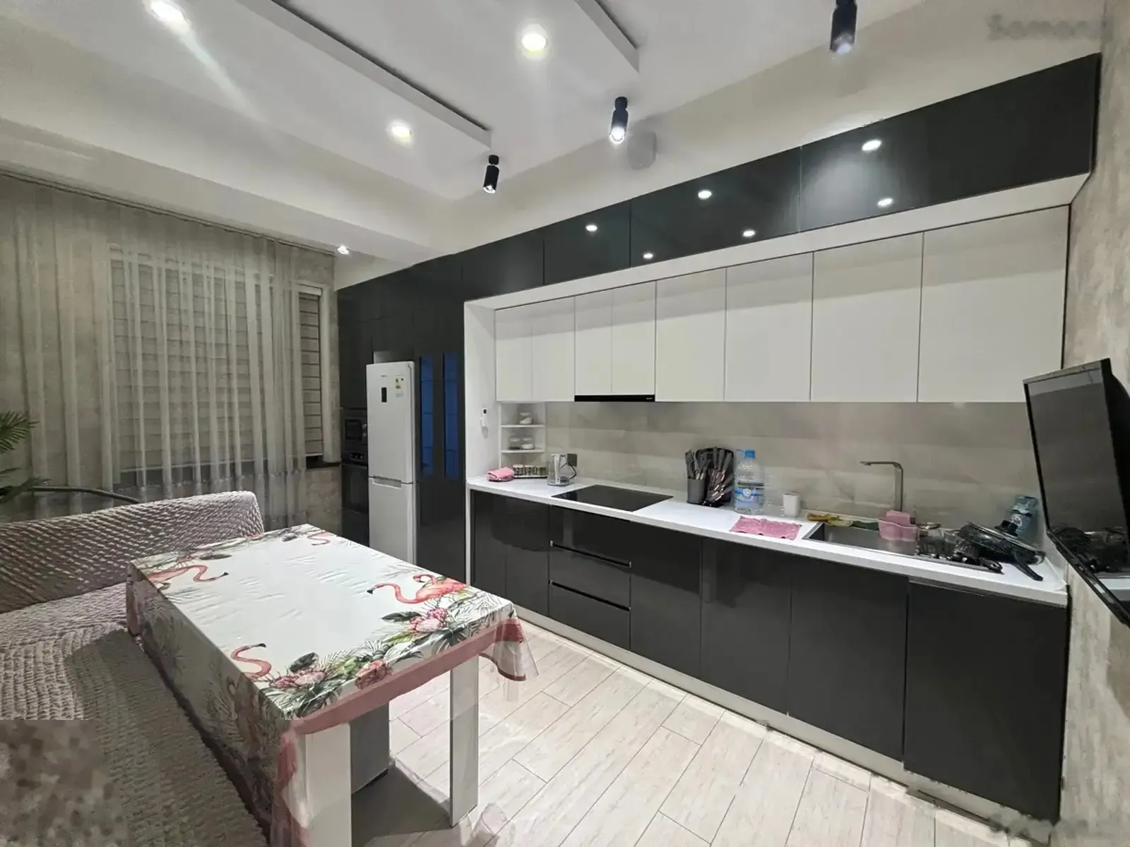4-комн. квартира, 14 этаж, 117м², Айни