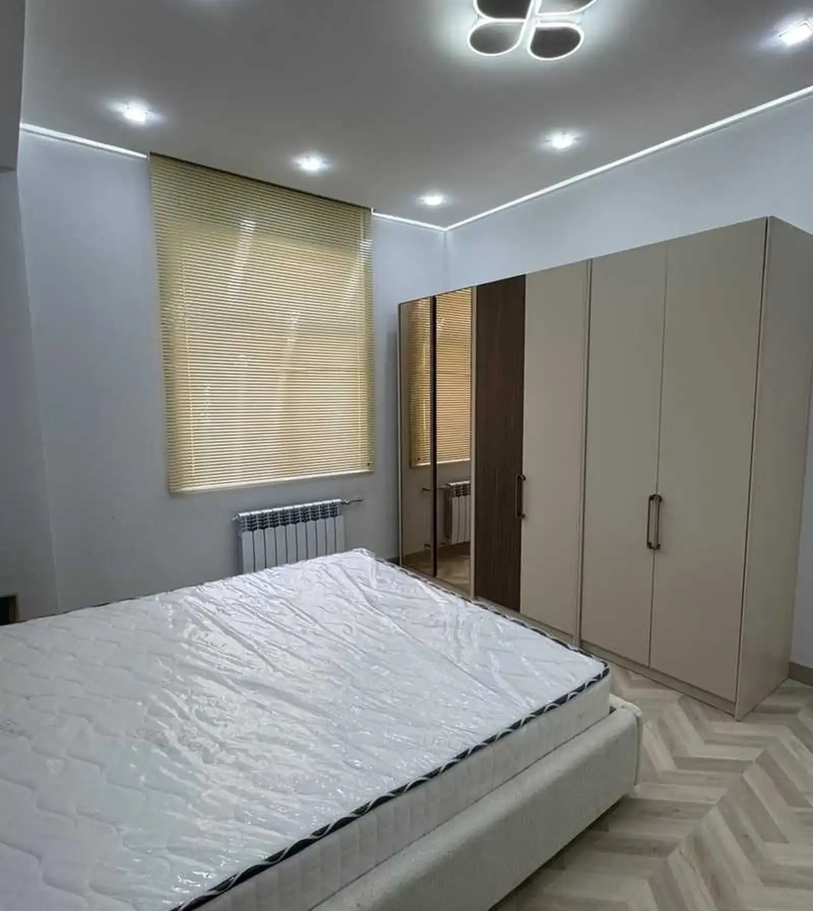4-комн. квартира, 12 этаж, 145м², Славянский Университет пушкина Аптекаи