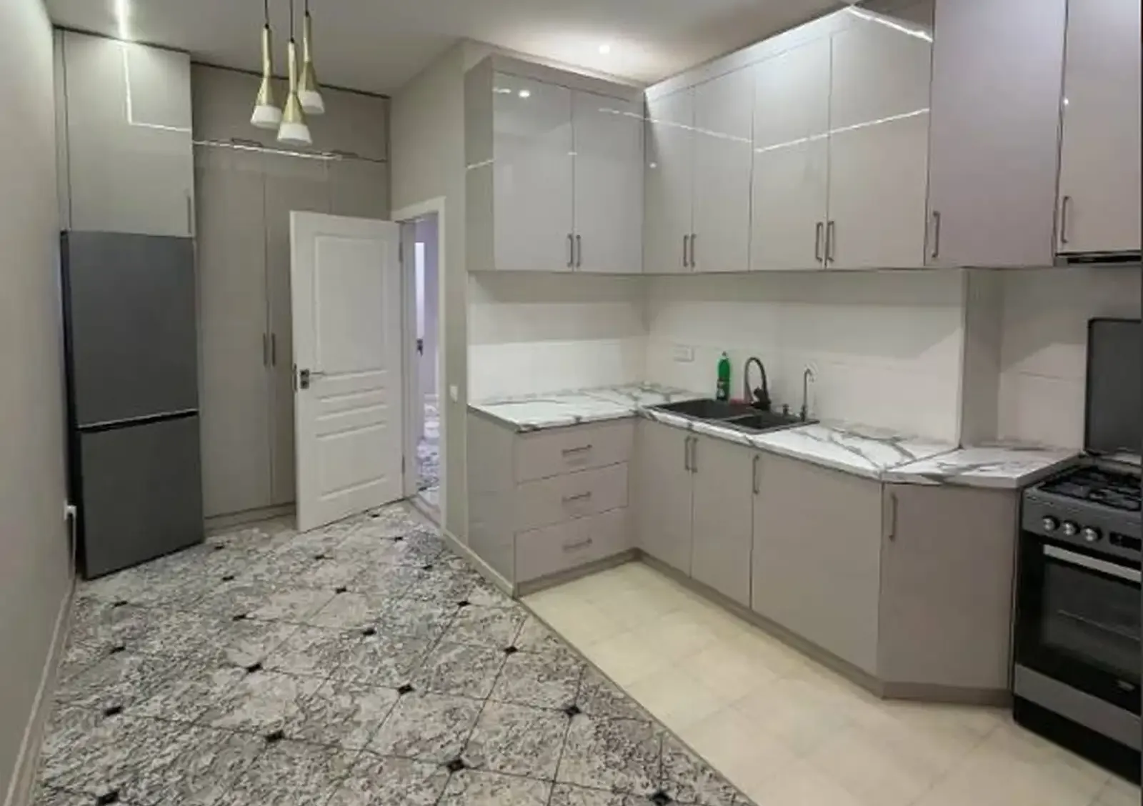3-комн. квартира, 4 этаж, 106 м², Лучоб