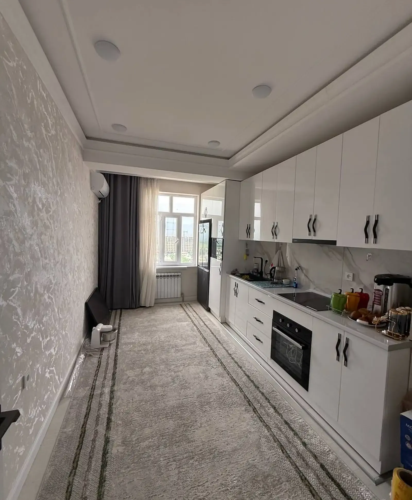 3-комн. квартира, 11 этаж, 260 м², Ру ба руи Хайкал