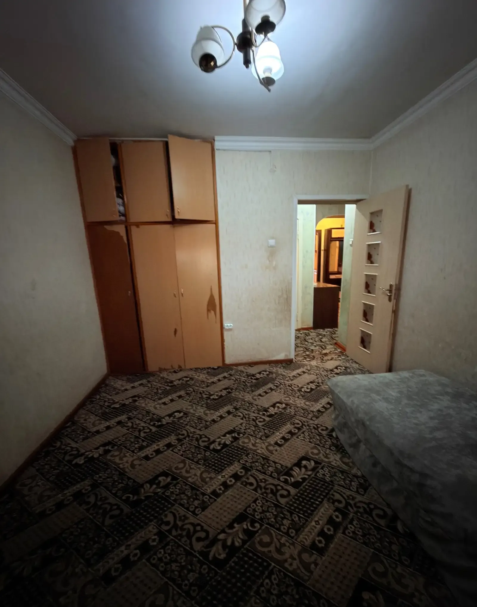 3-комн. квартира, 4 этаж, 60 м², 84 мкр, сзади Ресторан Тайга