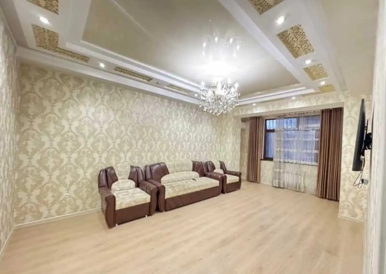 3-комн. квартира, 2 этаж, 100м², Сино