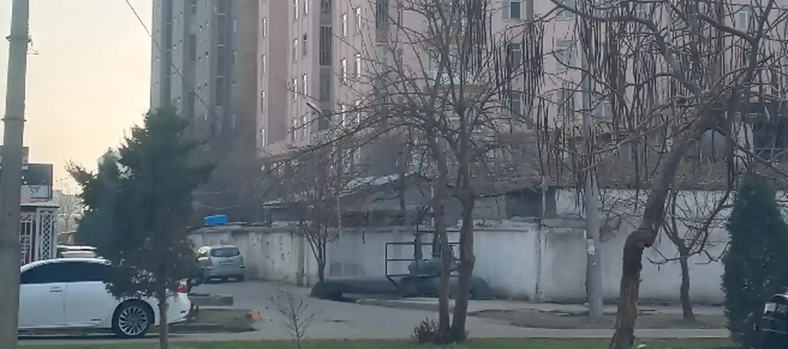 Помещение под магазин / салон, 98м², Донишгохи Тичорати Диагностика