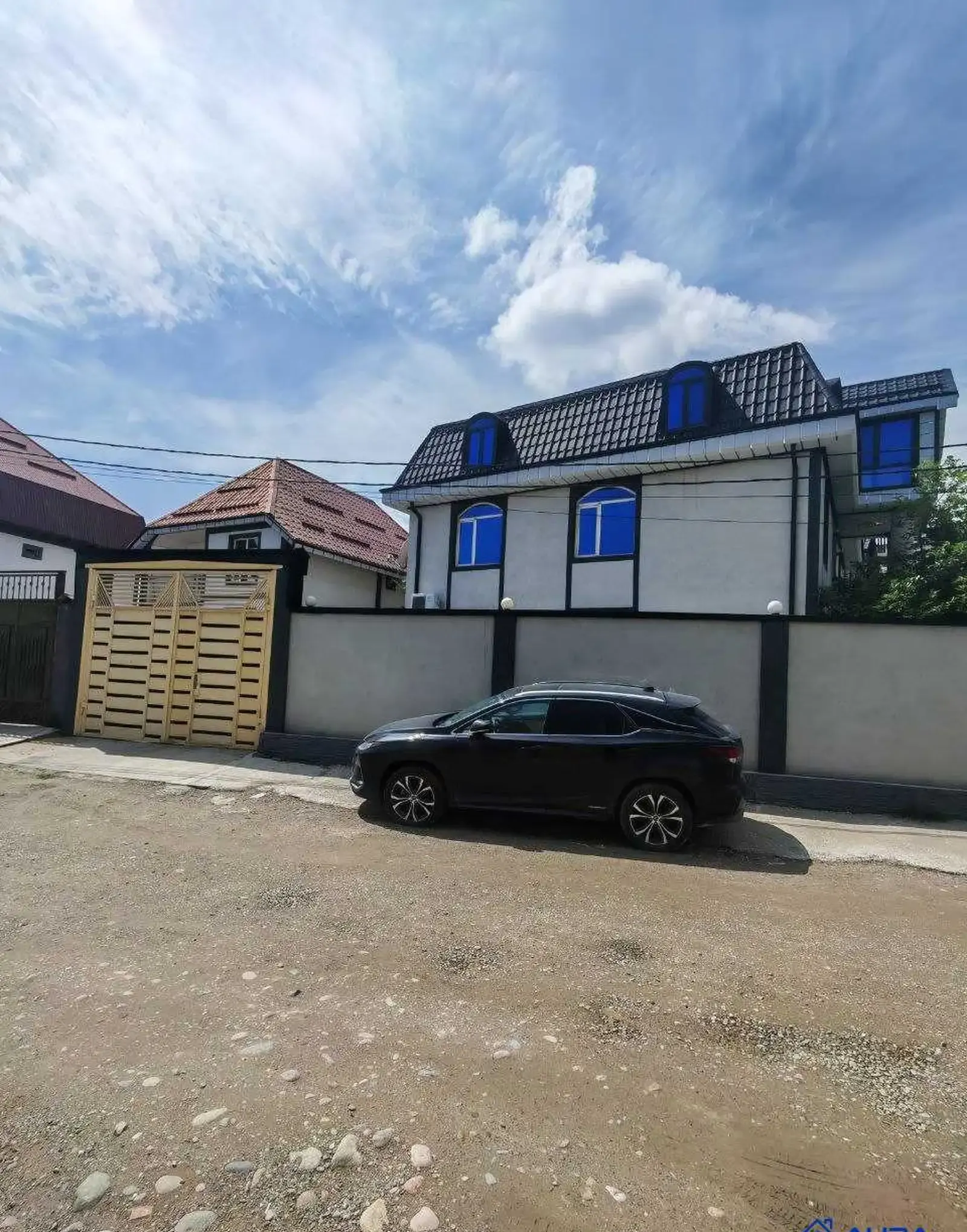 6-комн. квартира, 2 этаж, 200 м², Сино