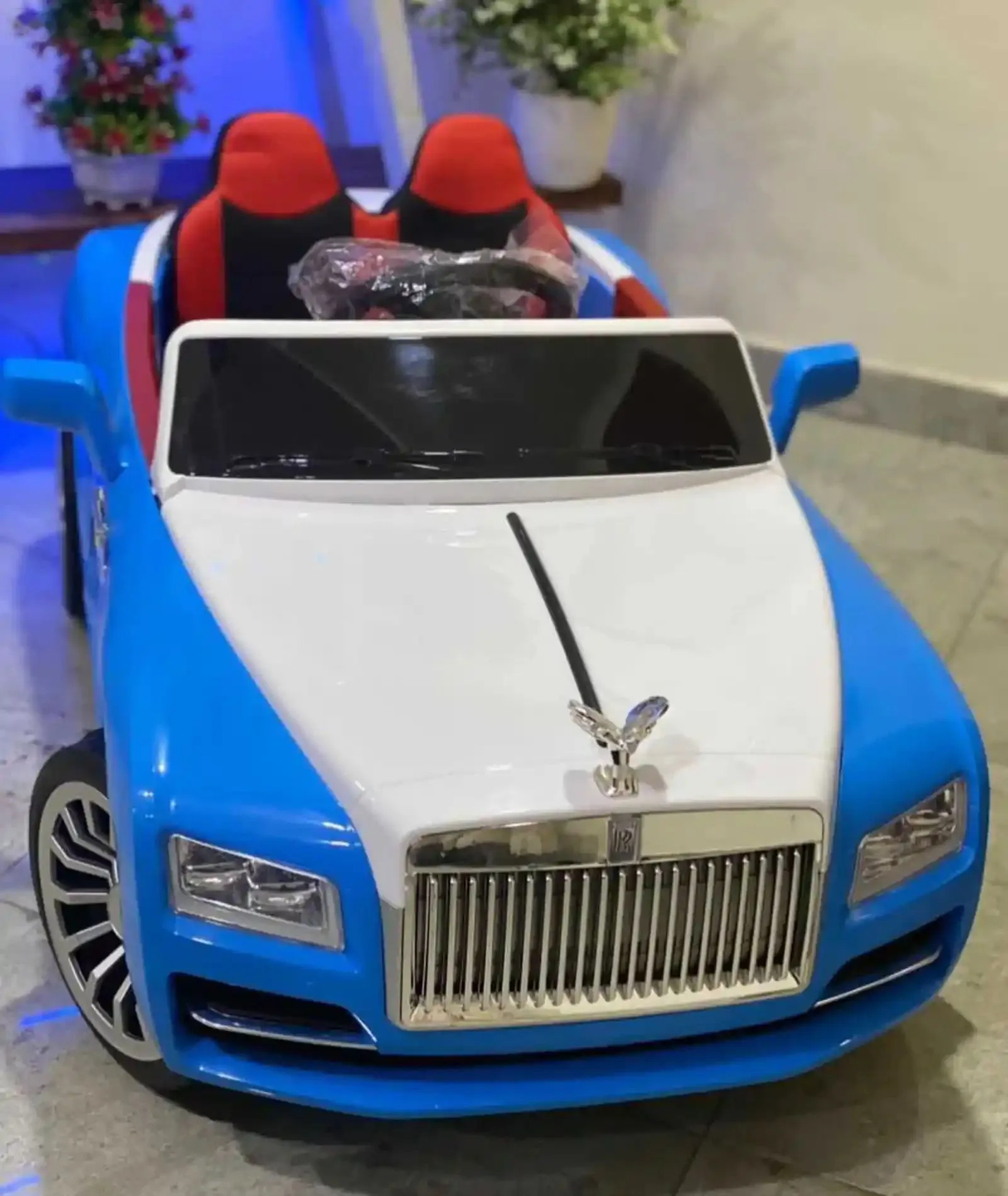 Детский электромобиль