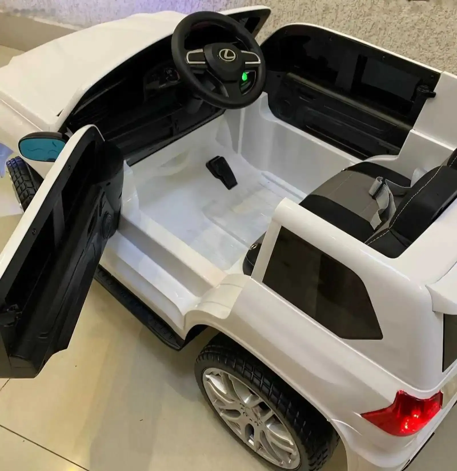 Детский электромобиль