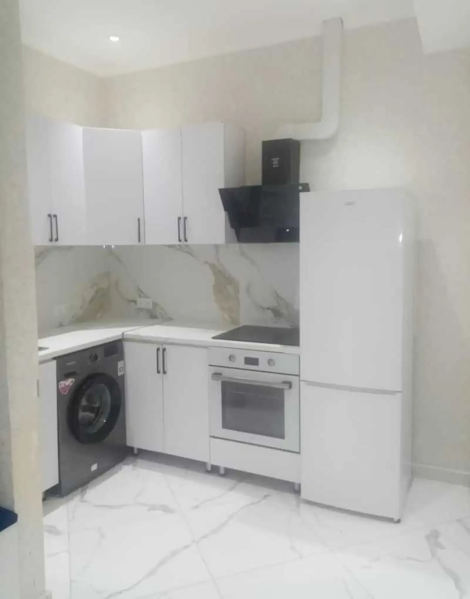 2-комн. квартира, 14 этаж, 55м², Хилтон