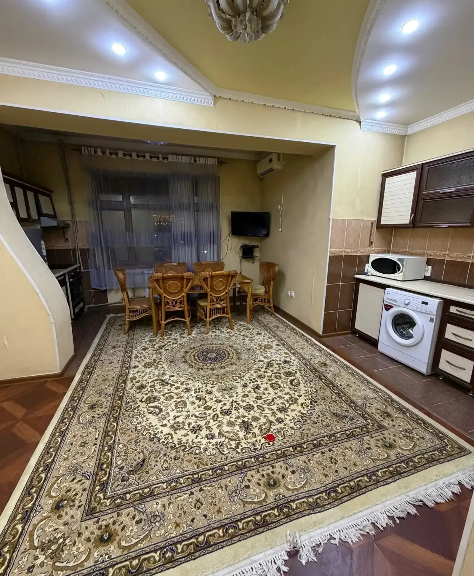 2-комн. квартира, 4 этаж, 102м², Ипподром наврузгох