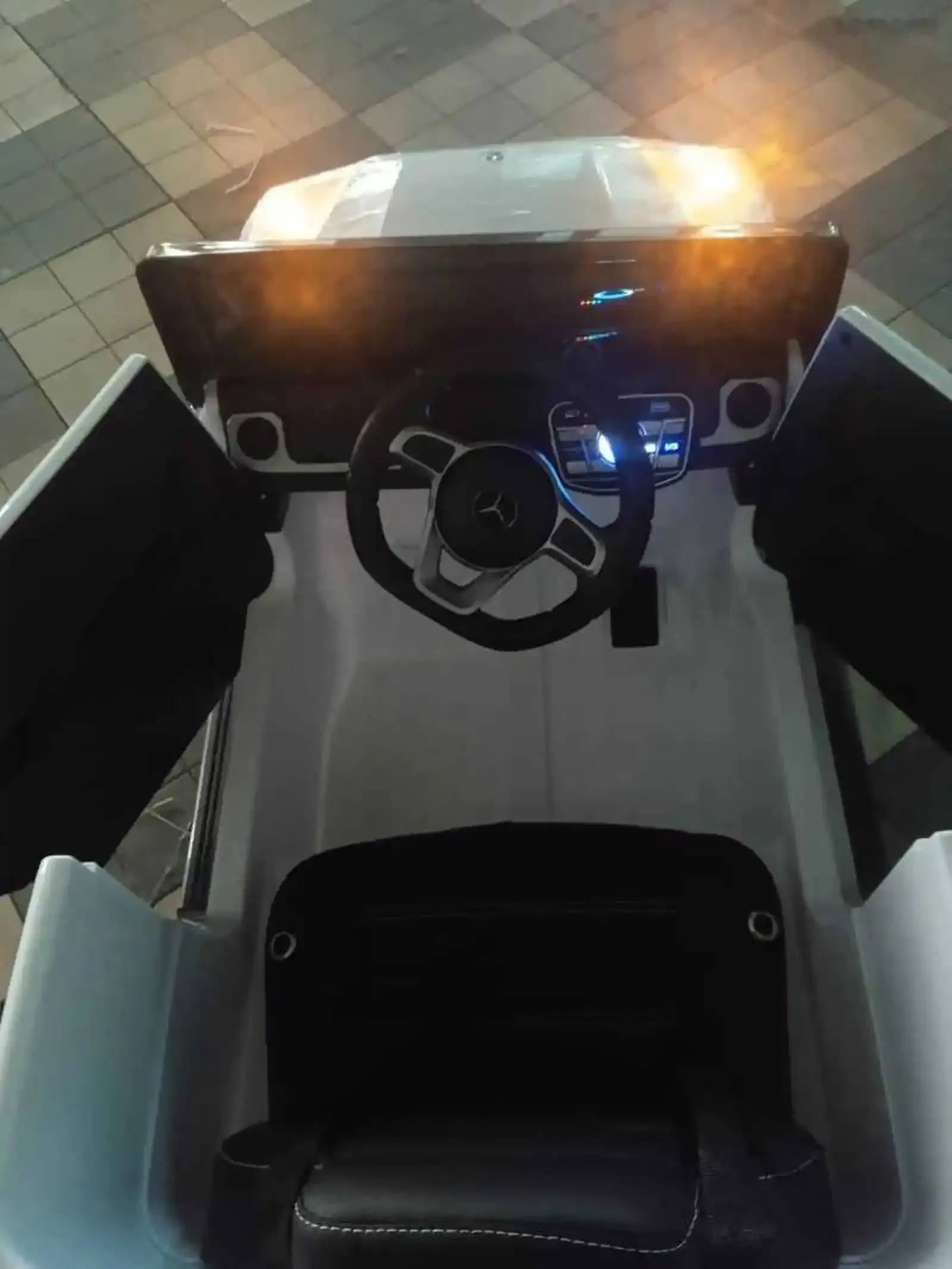 Детский электромобиль