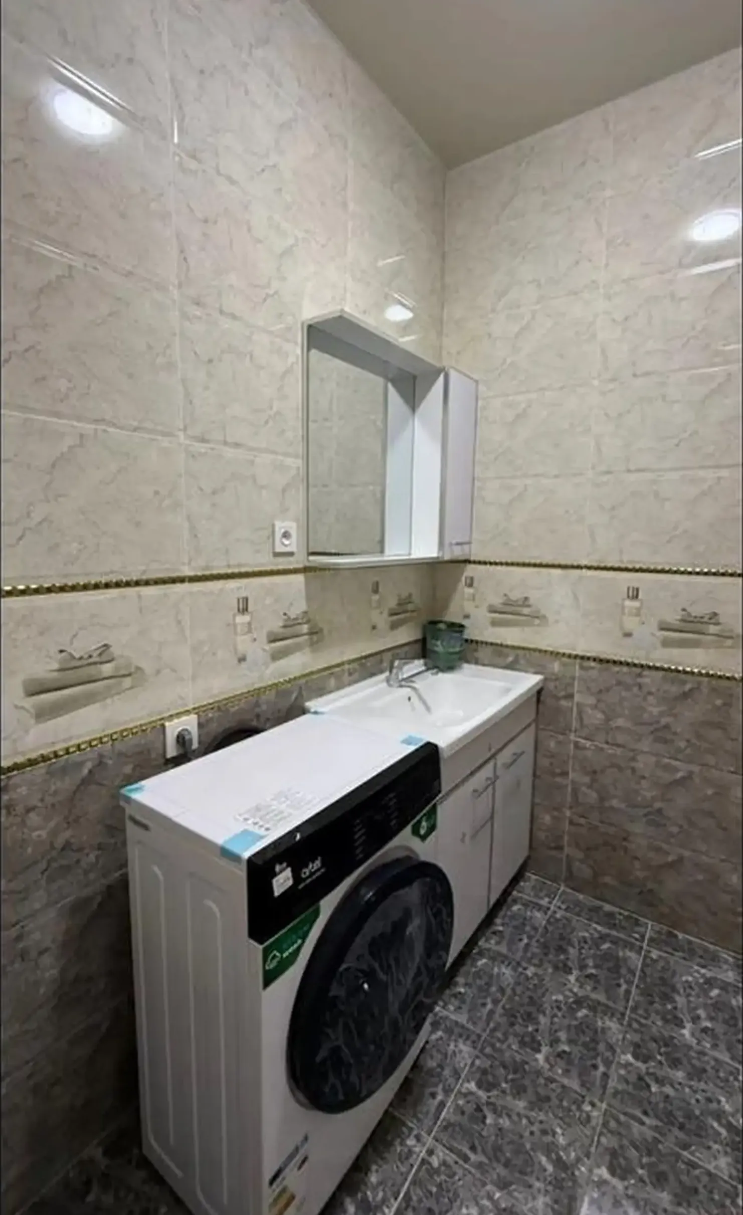 2-комн. квартира, 12 этаж, 96м², Шохмансур