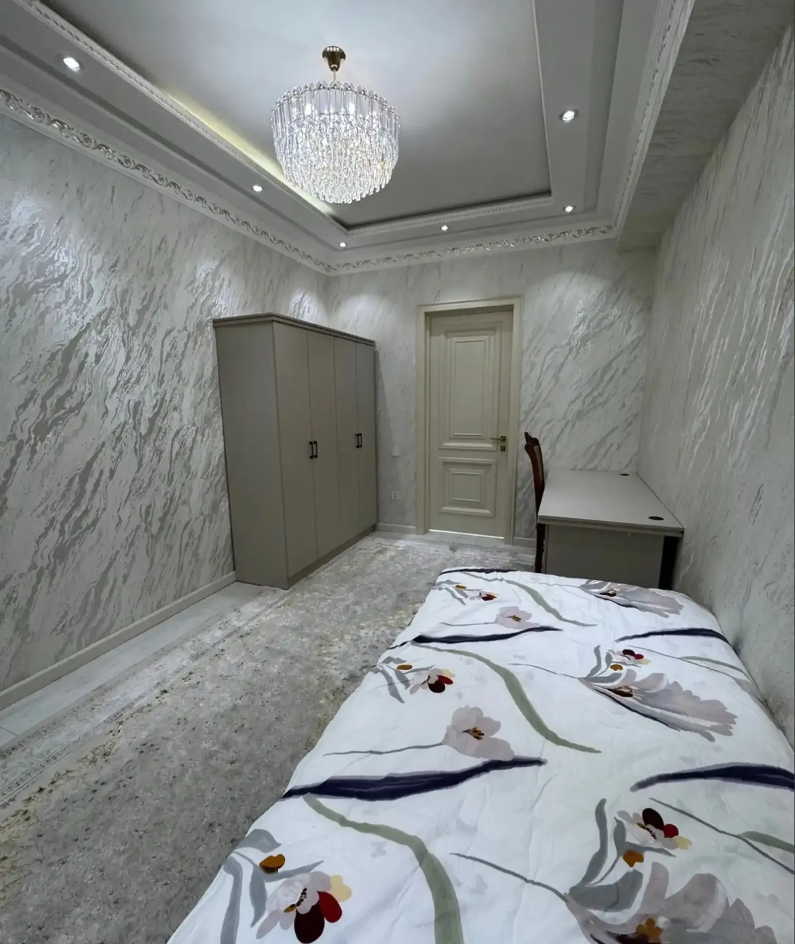 3-комн. квартира, 2 этаж, 125м², Сино