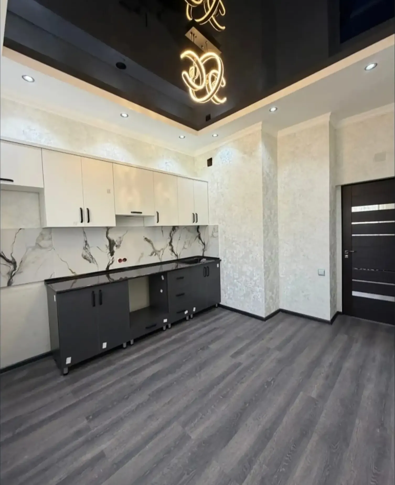 3-комн. квартира, 14 этаж, 100м², Шохмансур