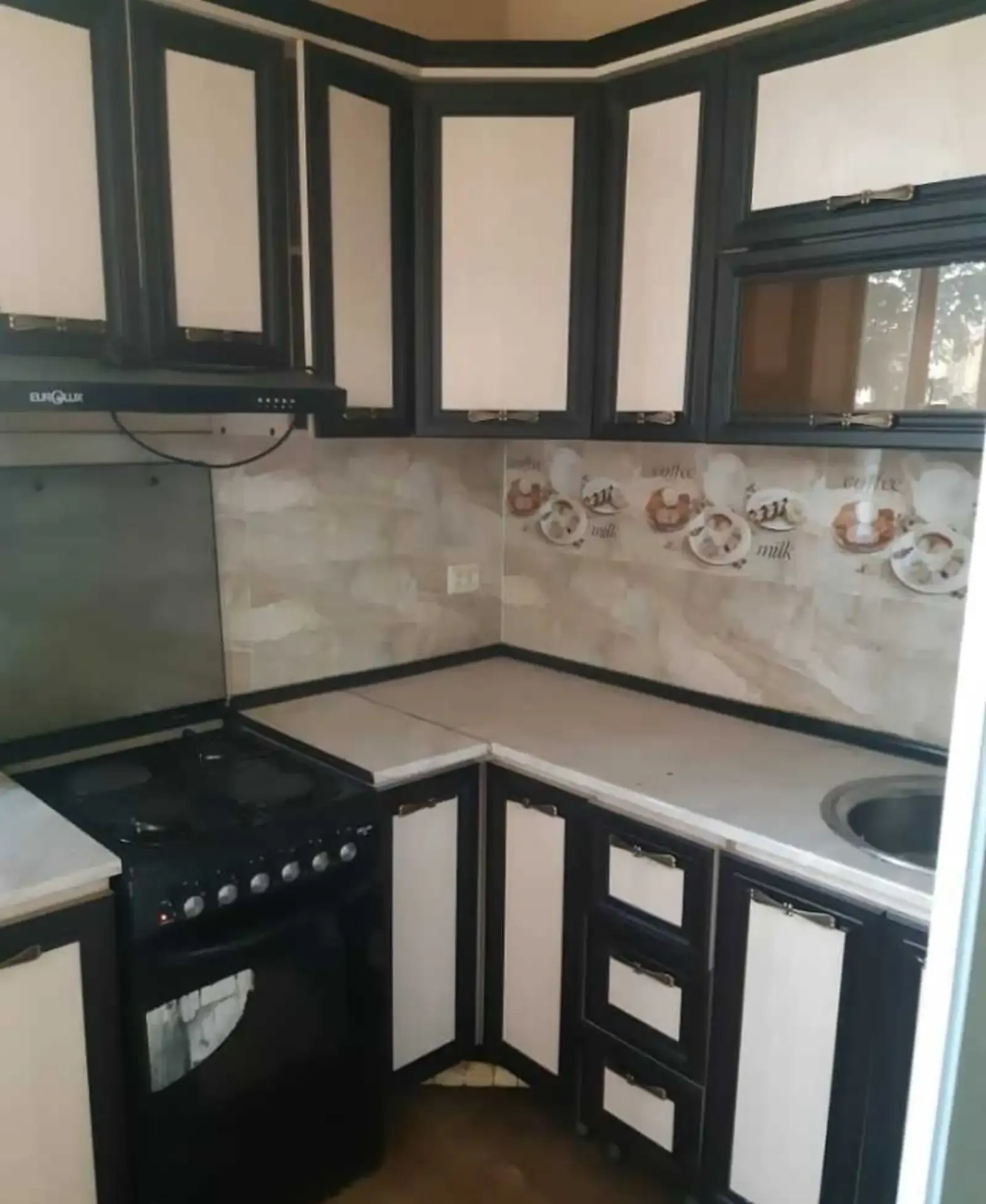2-комн. квартира, 3 этаж, Молодежный театр