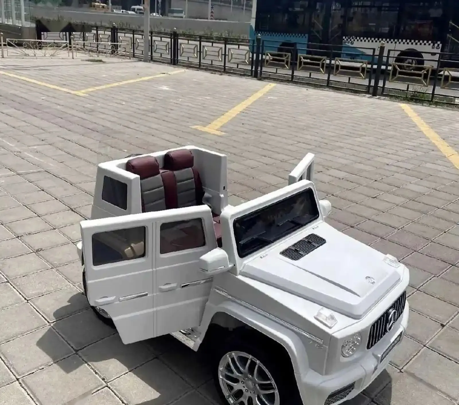 Детский электромобиль