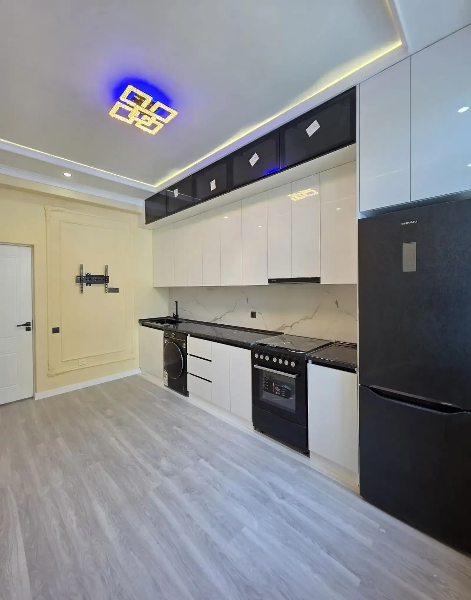 3-комн. квартира, 8 этаж, 95 м², Исмоили Сомони Воданасос