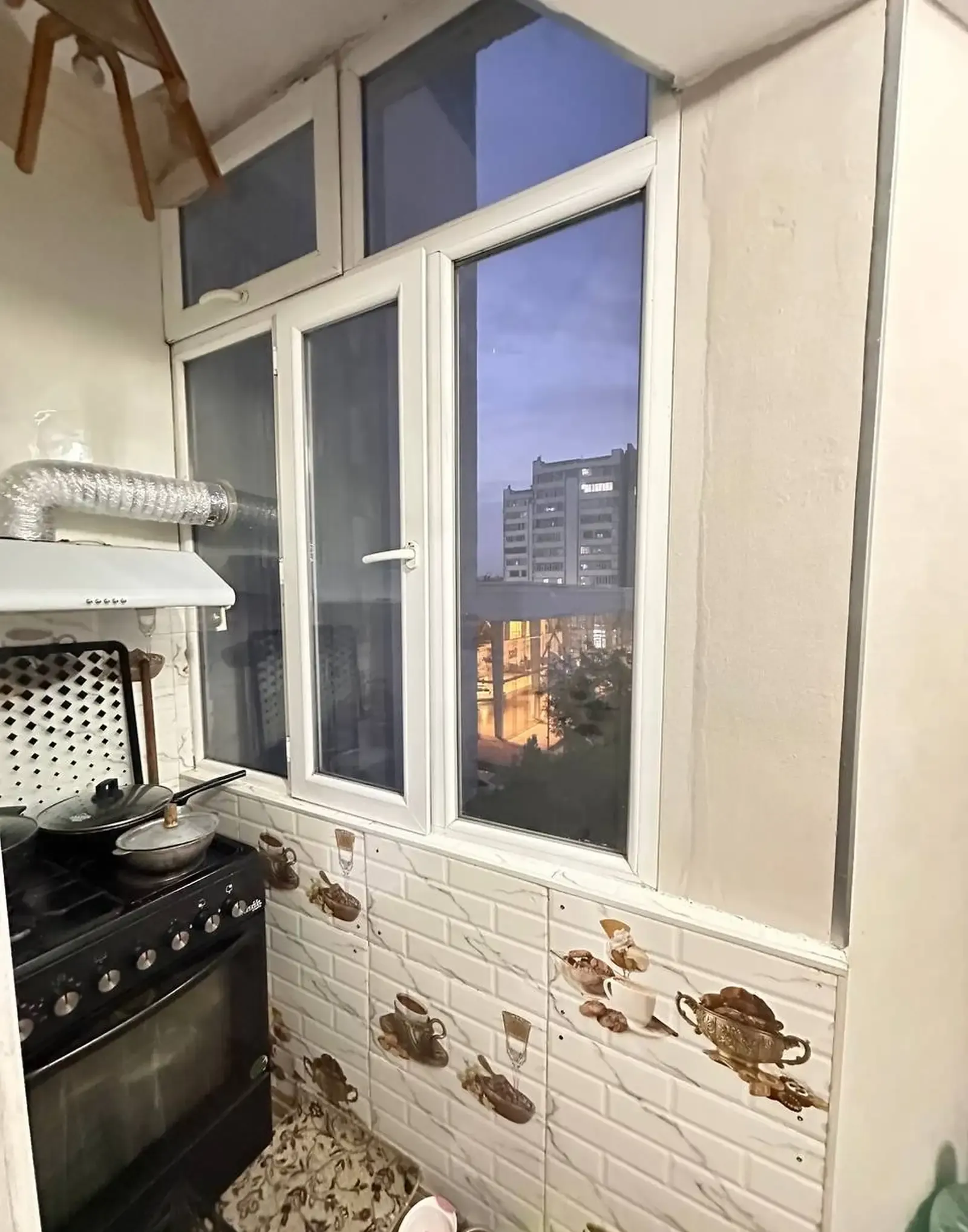 3-комн. квартира, 4 этаж, 74 м², н.Фирдавси,пеши Автосалони BMW