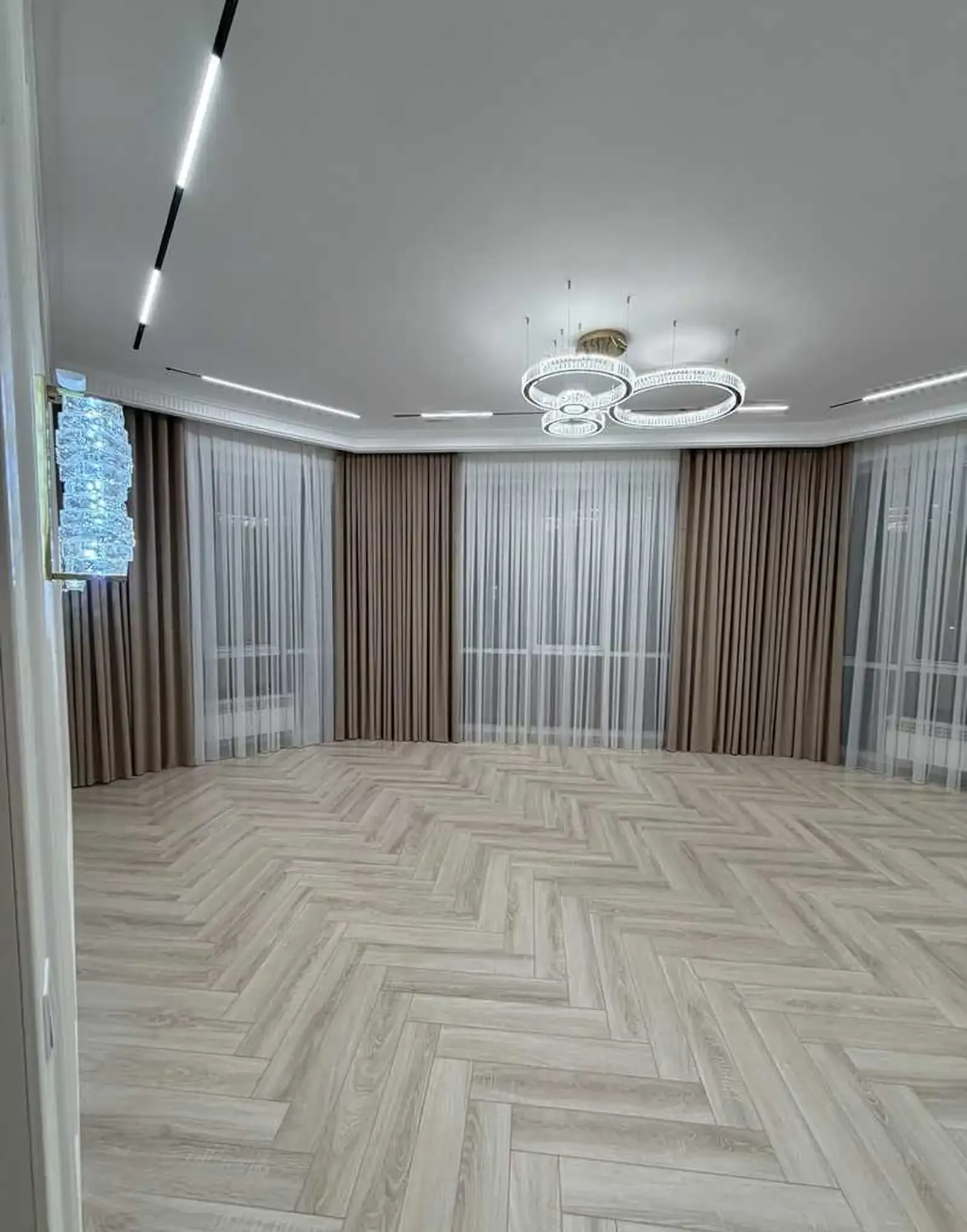 3-комн. квартира, 9 этаж, 110м², И.Сомони