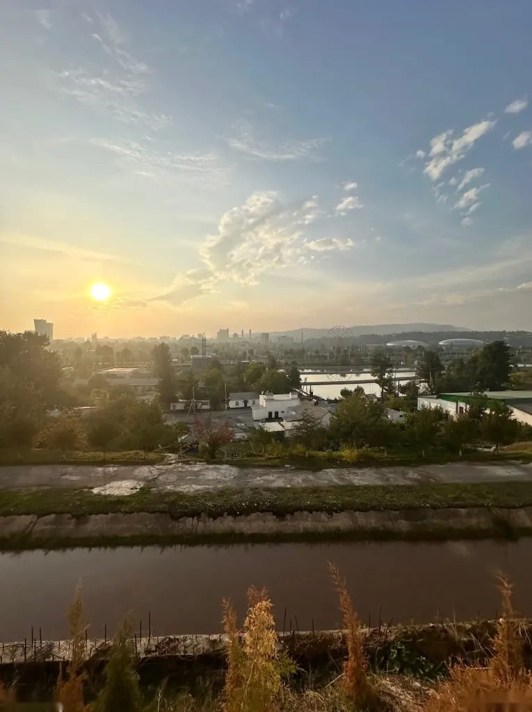 Помещение под свободное назначение, 140м², Сзади гостиницы Сафо, Спуск пединститута, Центр