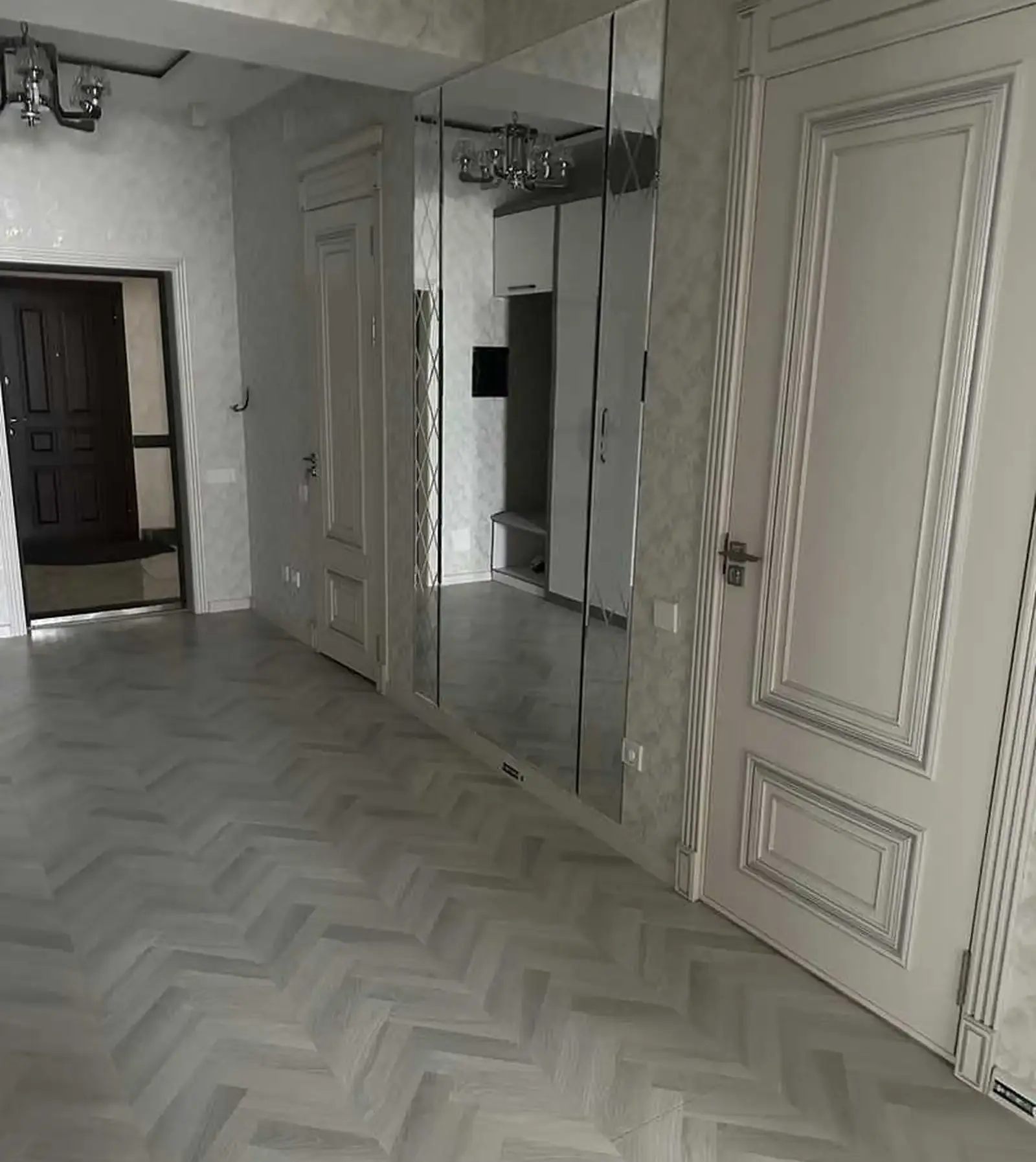 3-комн. квартира, 13 этаж, 150м², Исмоили Сомонӣ /Спартак доми Ёвар/