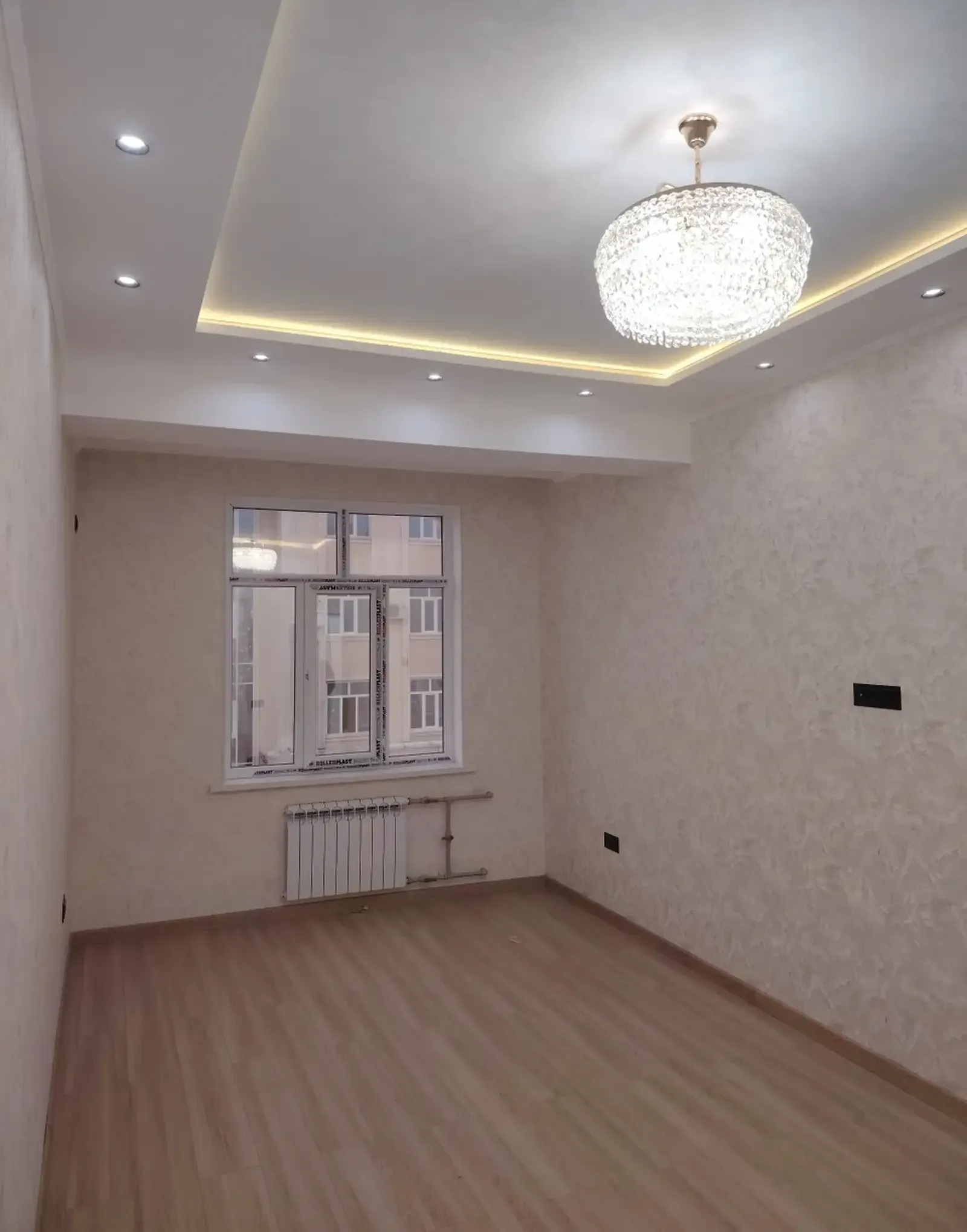 3-комн. квартира, 13 этаж, 60м², Молодёжный театр