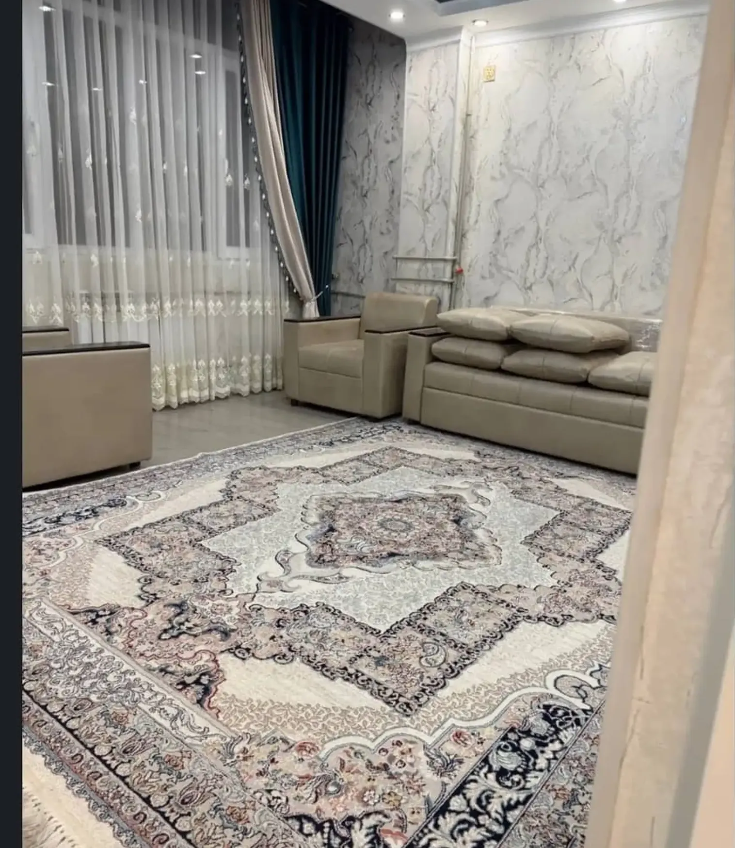 2-комн. квартира, 2 этаж, 44м², Фирдавси