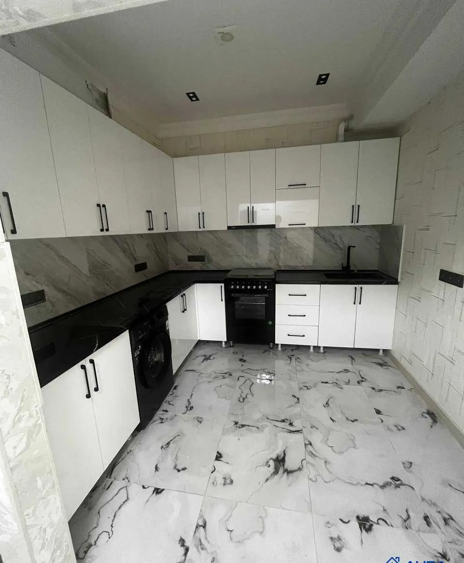 2-комн. квартира, 15 этаж, 61 м², Фирдавси