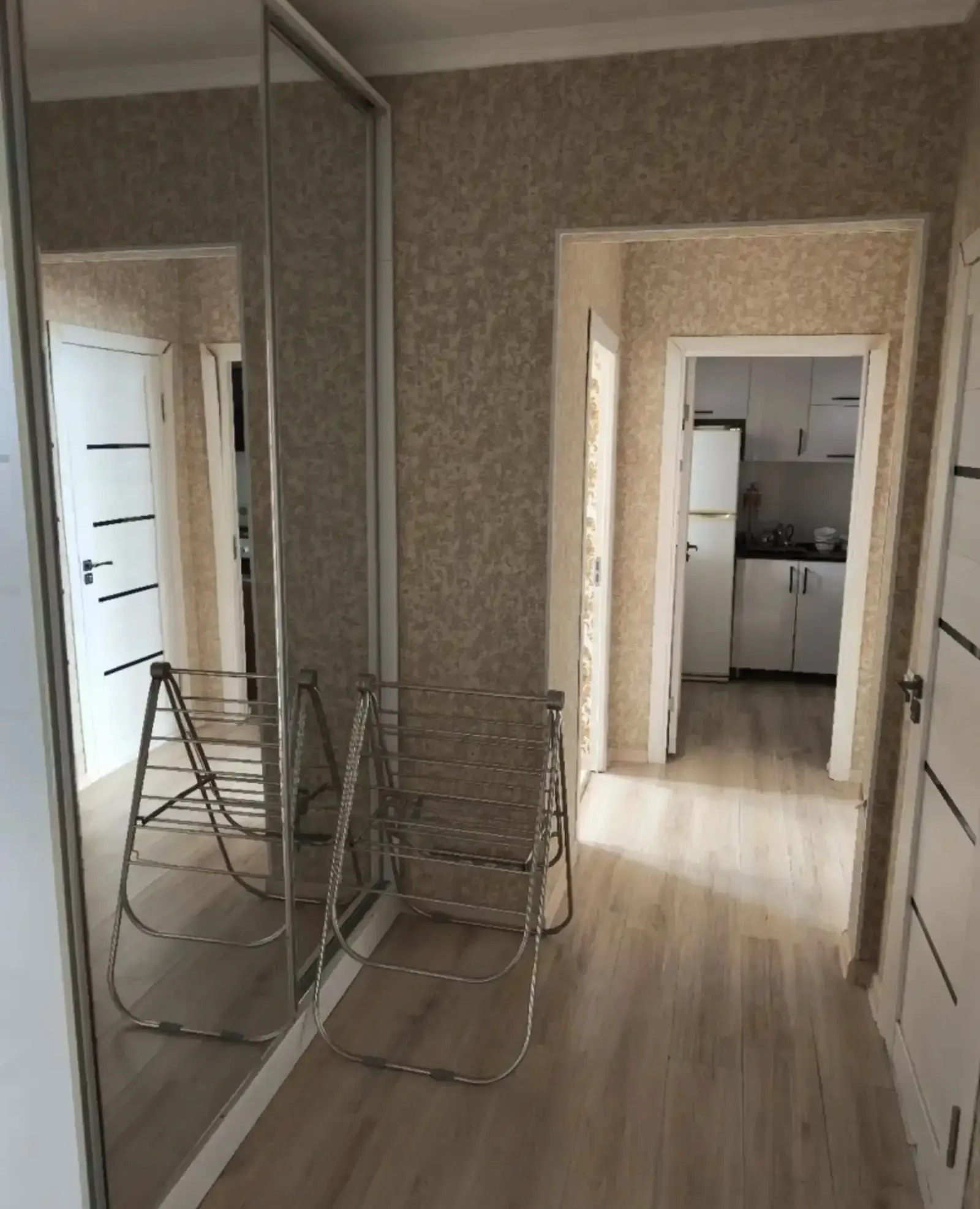 2-комн. квартира, 5 этаж, 60м², 92 мкр, Волна