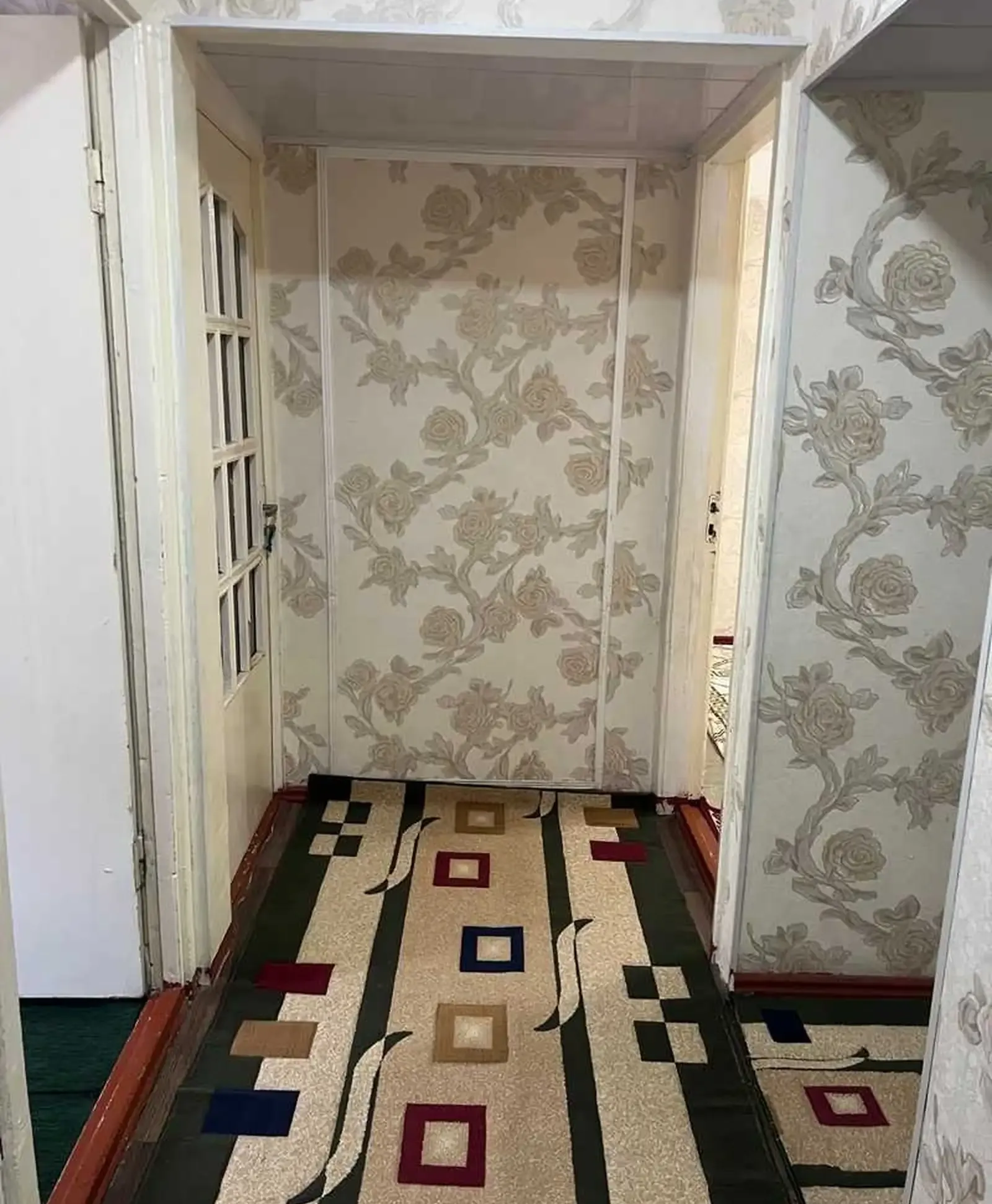 2-комн. квартира, Цокольный этаж, 85м², 102 мкр