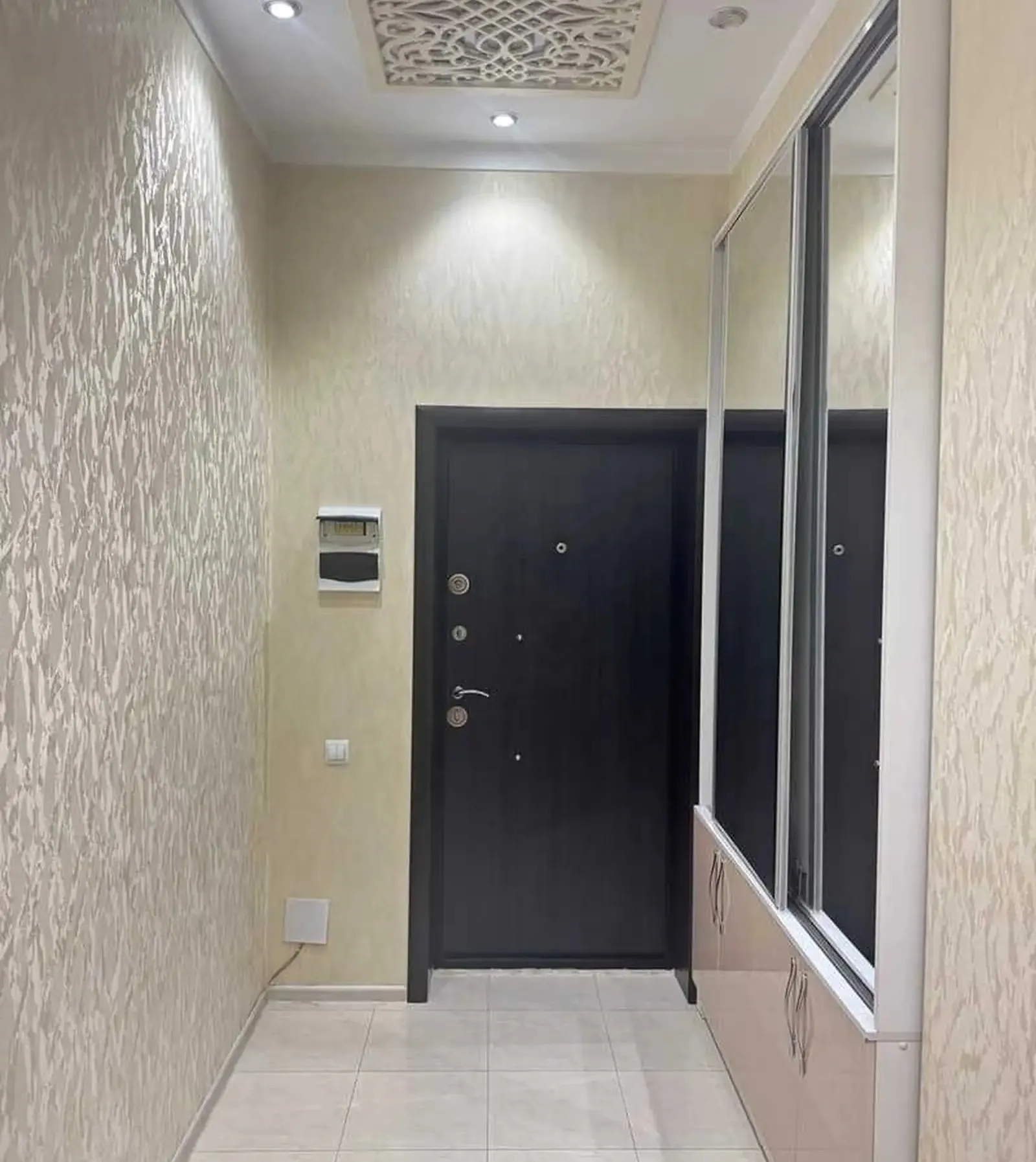 3-комн. квартира, 2 этаж, 100м², Сино