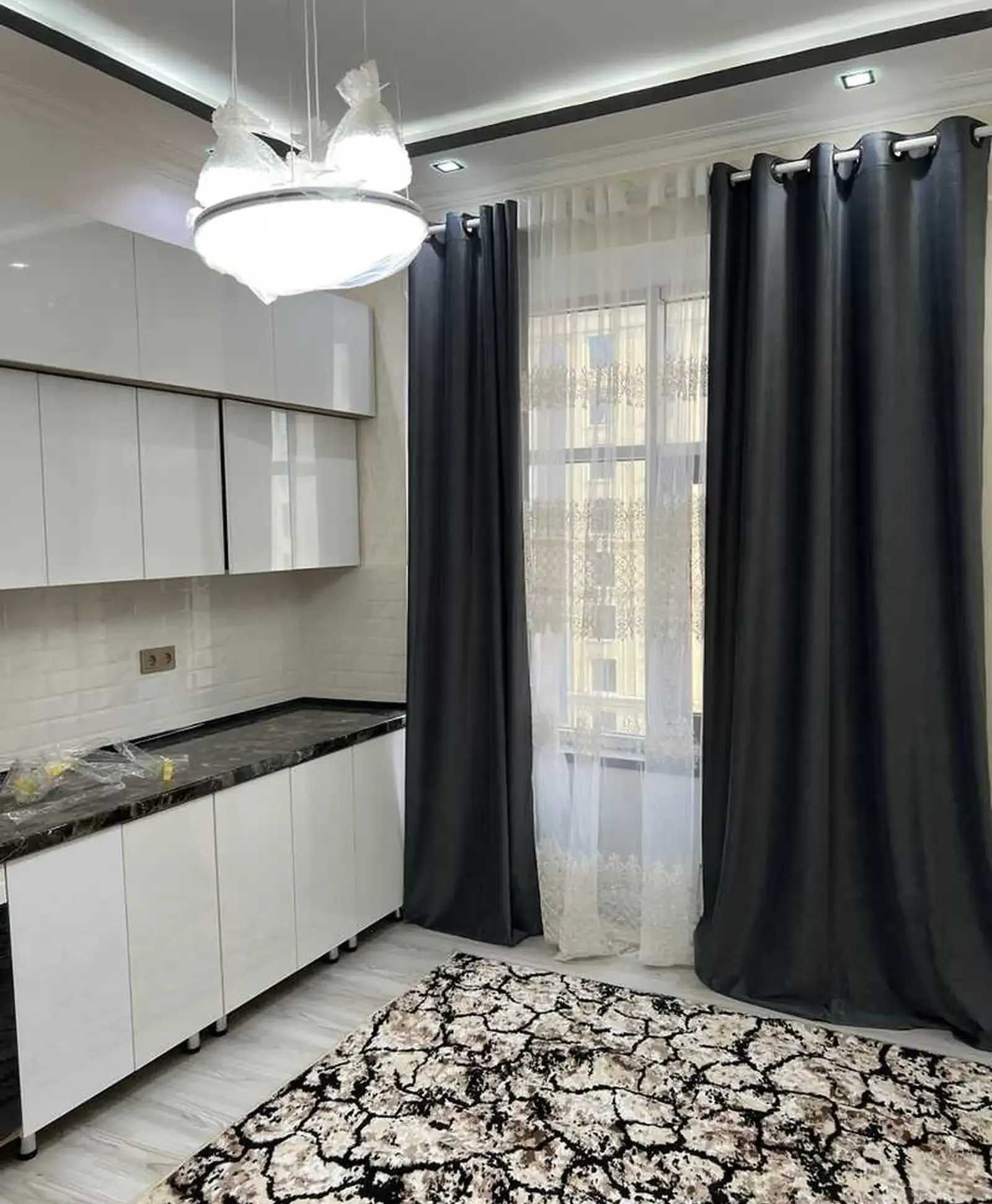 2-комн. квартира, 13 этаж, 76м², Скорая помощь, Шохмансур