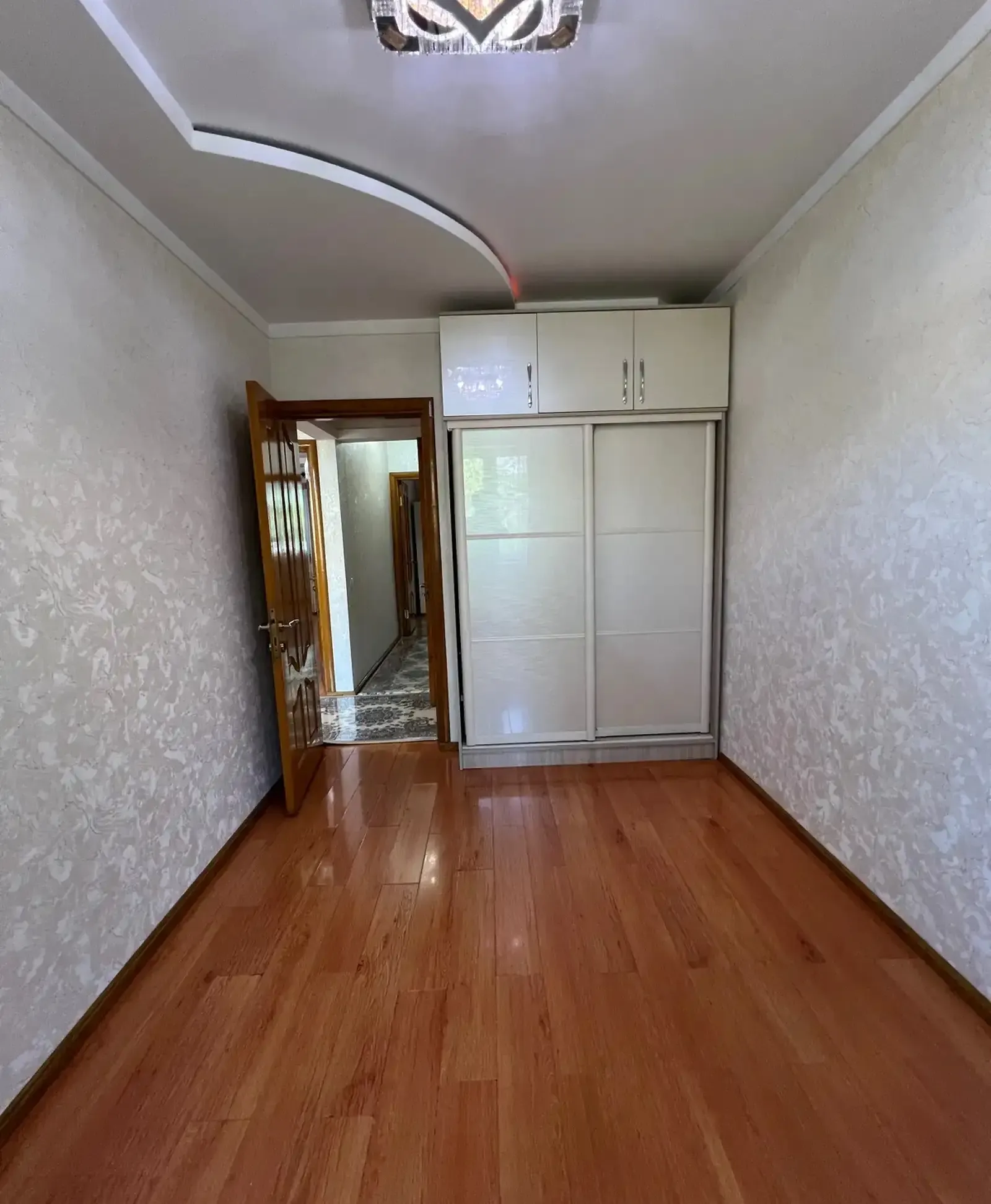4-комн. квартира, 3 этаж, 82м², 33 МКР