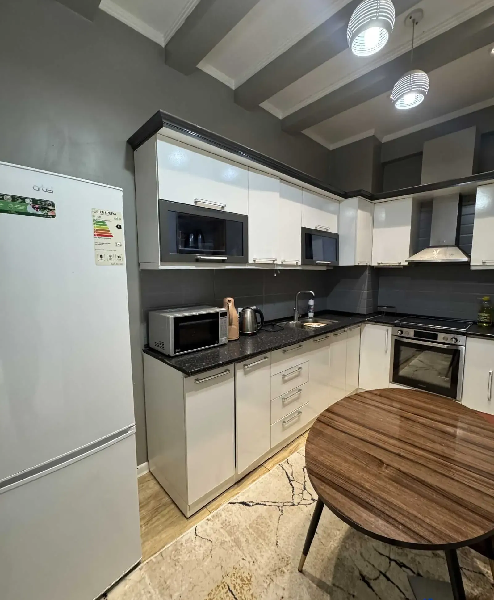 2-комн. квартира, 12 этаж, 63 м², Шохмансур