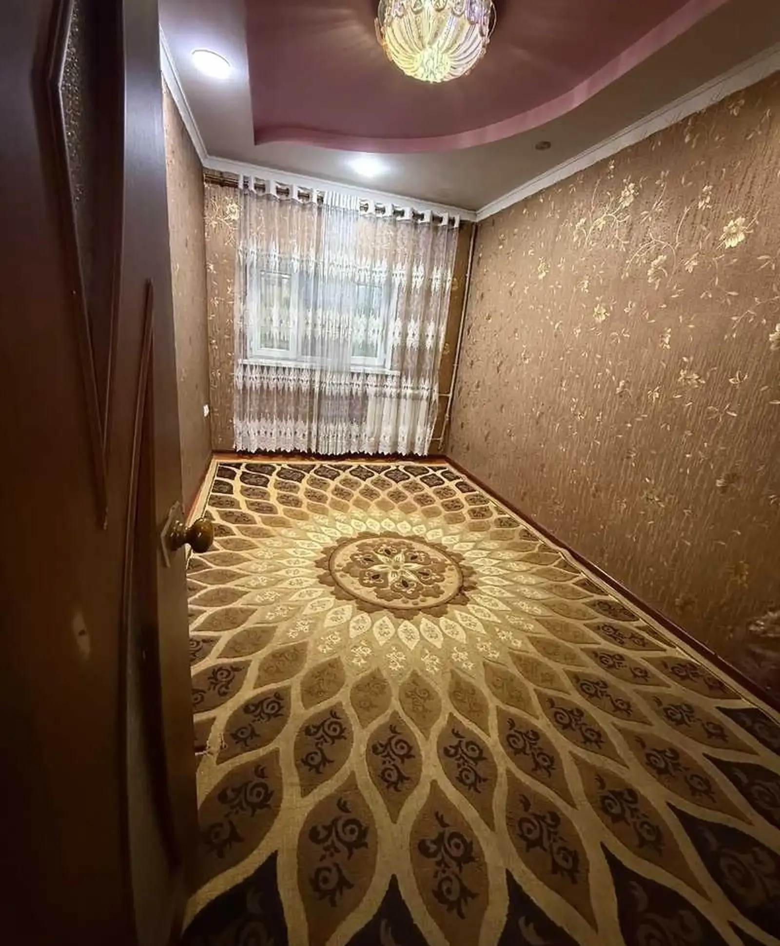 3-комн. квартира, 3 этаж, 80м², Сино