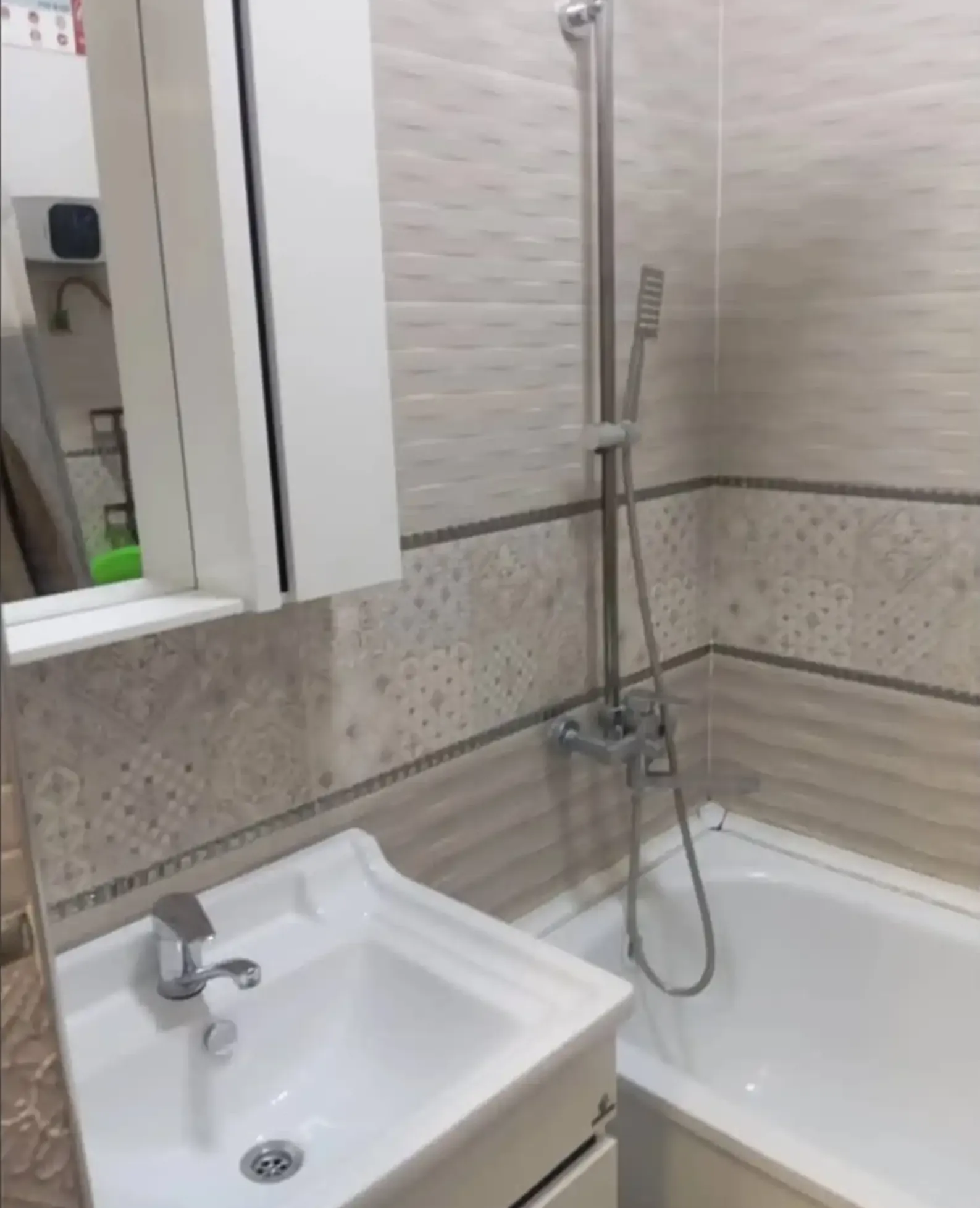 2-комн. квартира, 15 этаж, 57м², Фирдавси