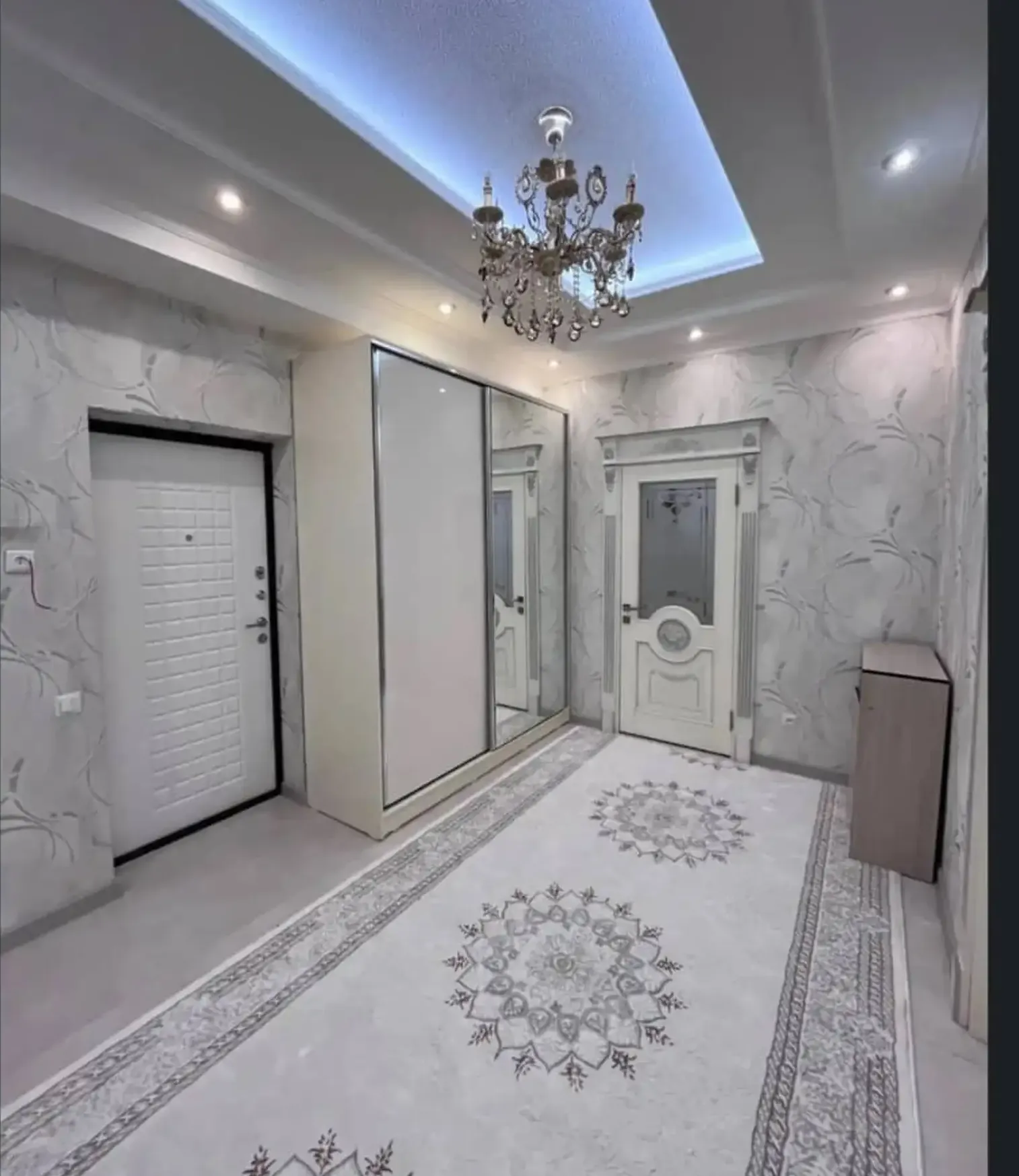2-комн. квартира, 12 этаж, 75м², Шохмансур