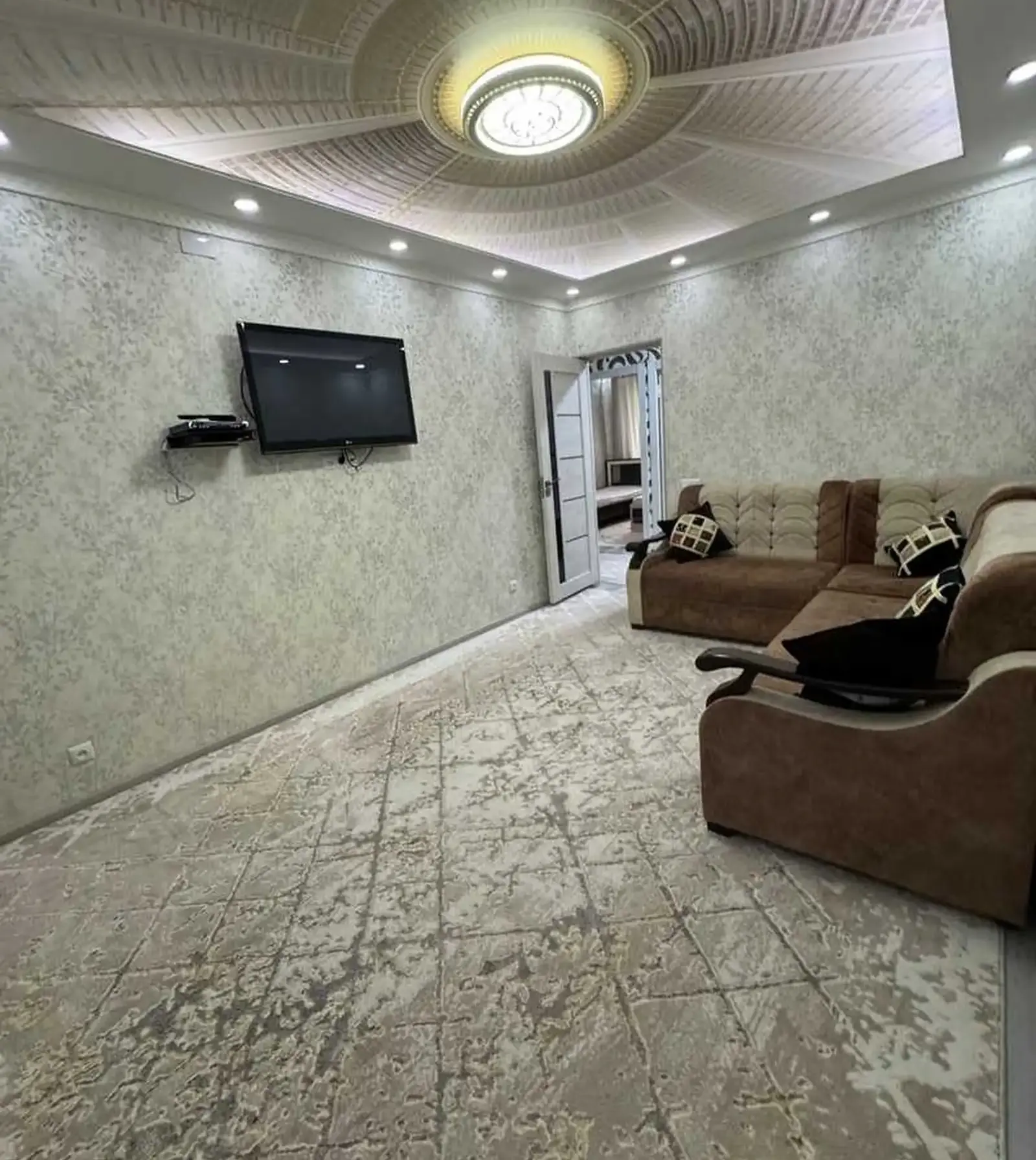 2-комн. квартира, 4 этаж, 65м², Профсоюз