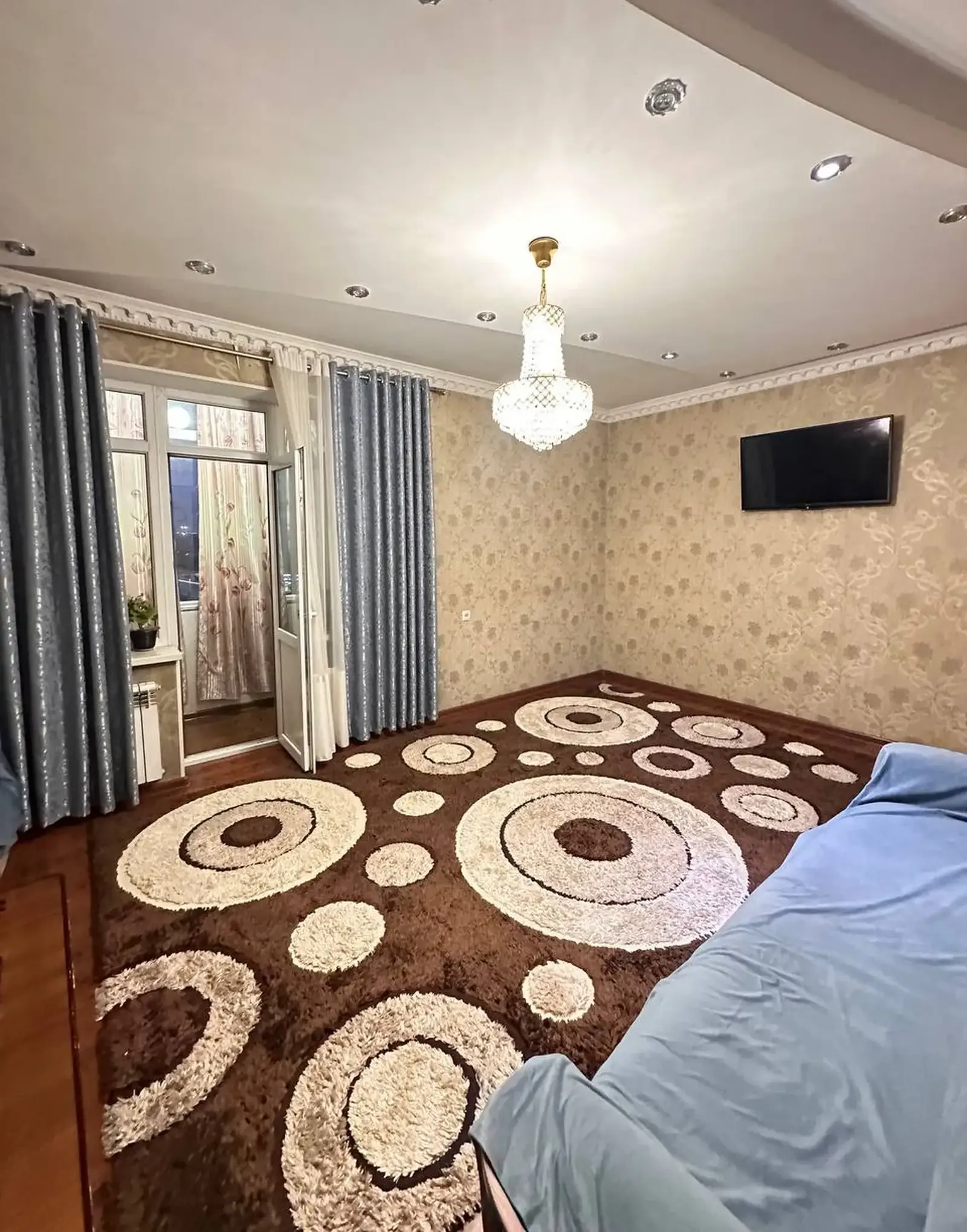 3-комн. квартира, 4 этаж, 74 м², Фирдавси