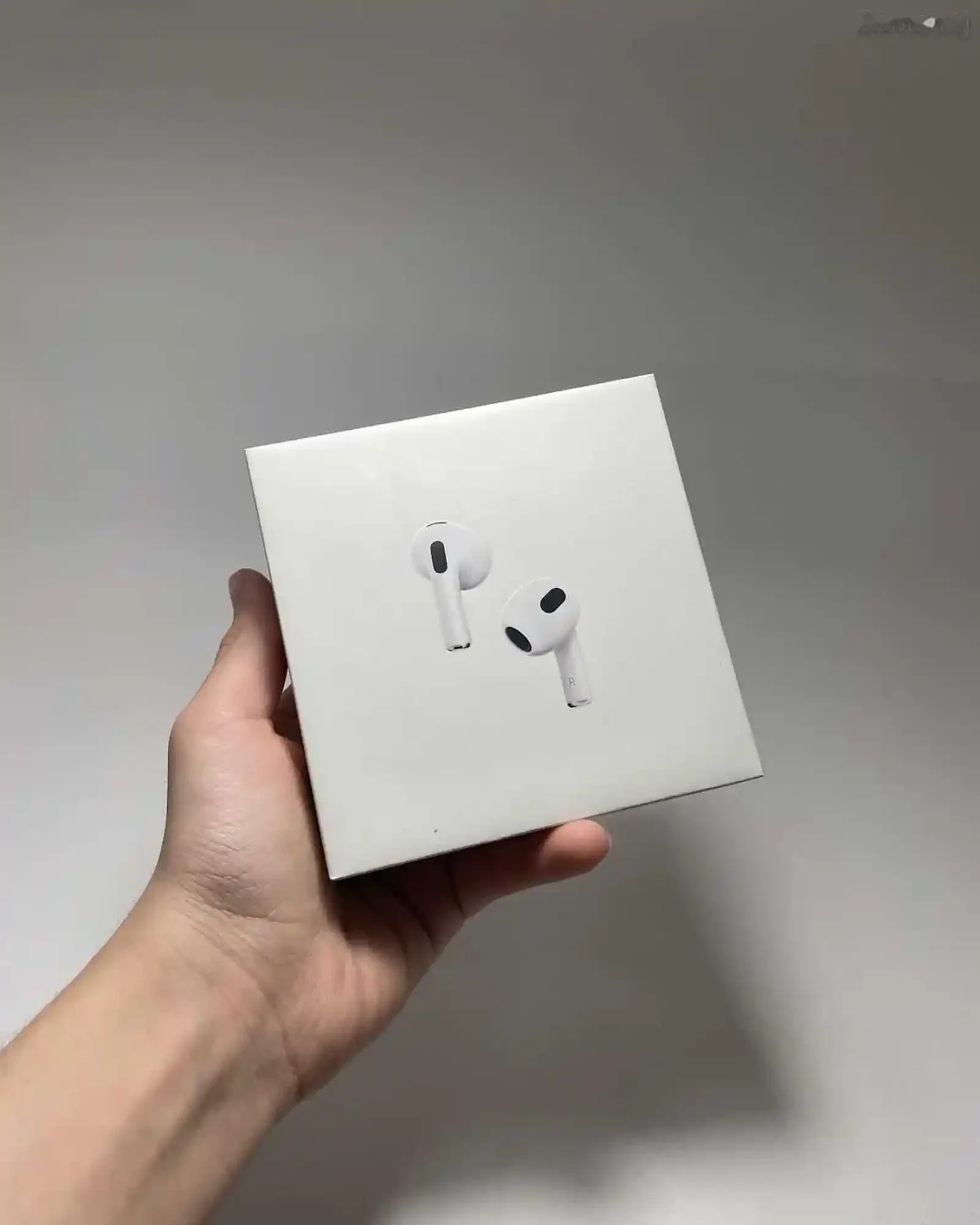 Беспроводные наушники AirPods