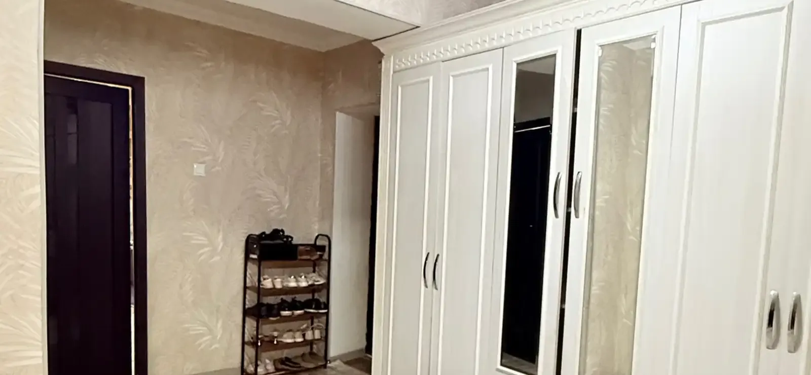3-комн. квартира, 2 этаж, 65м², 84мкр, Ресторан «Тайга»