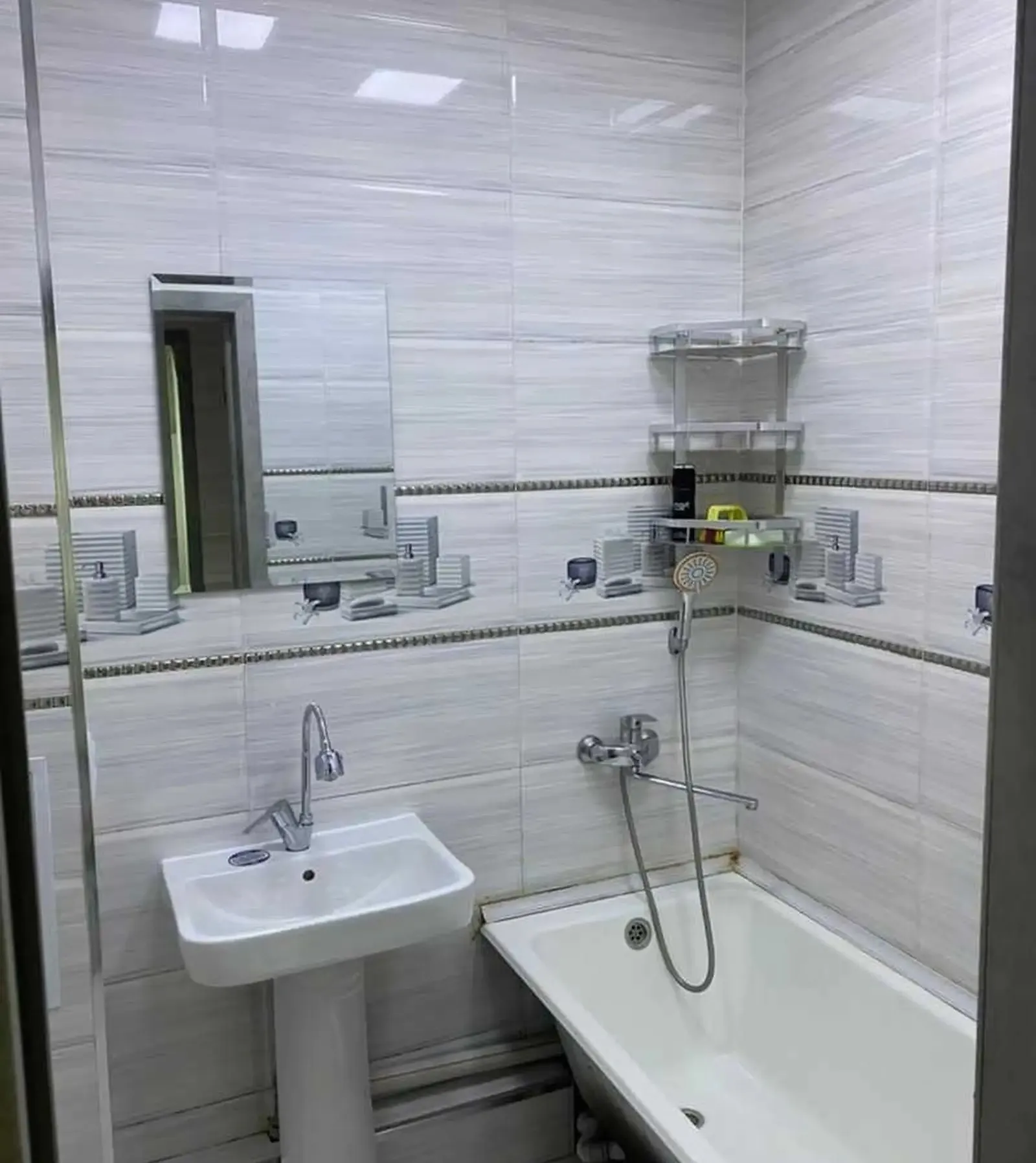 2-комн. квартира, 12 этаж, 54м², Шохмансур