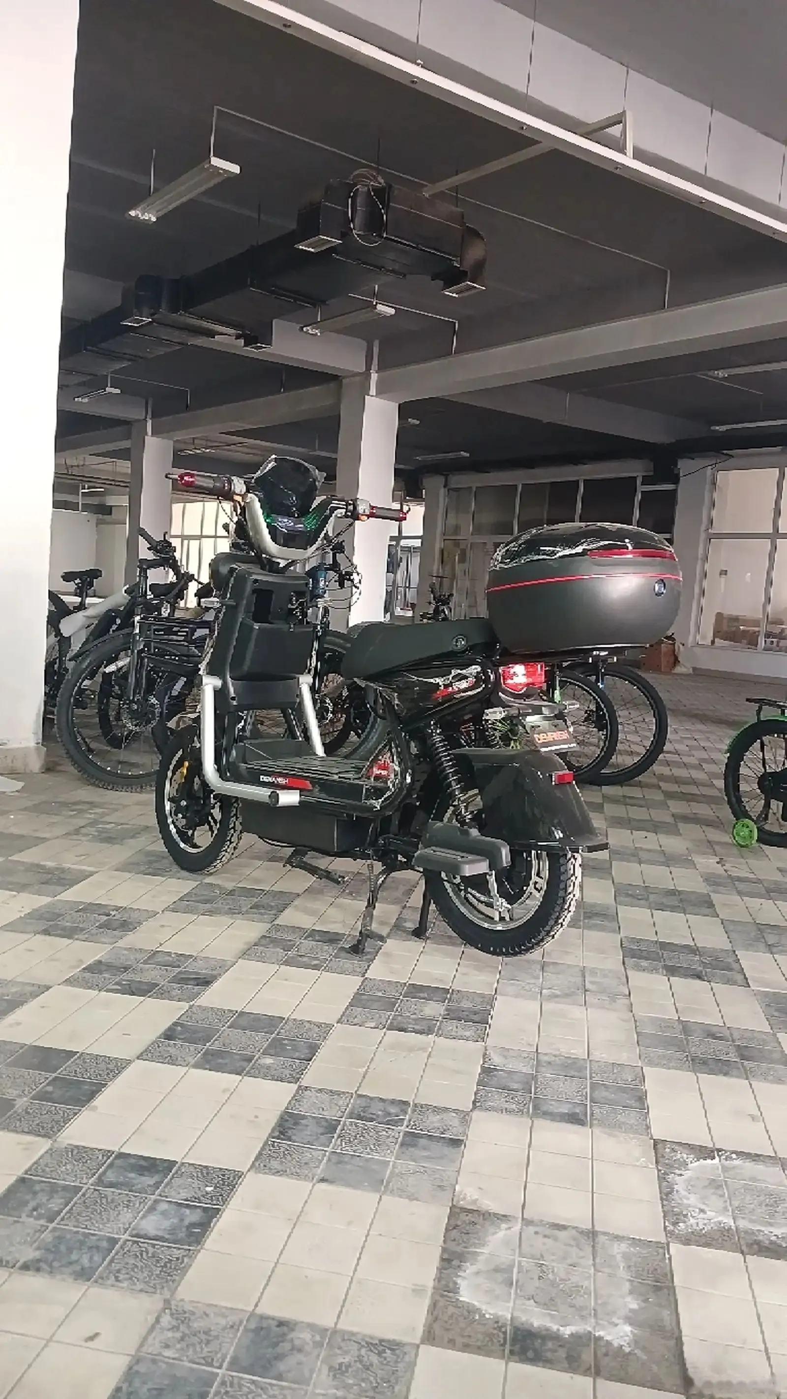 Электроскутер деманш