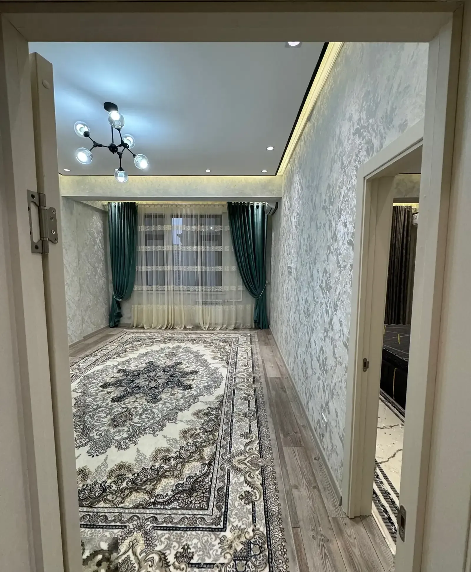 2-комн. квартира, 11 этаж, 66м², Гранд Отель/Овир