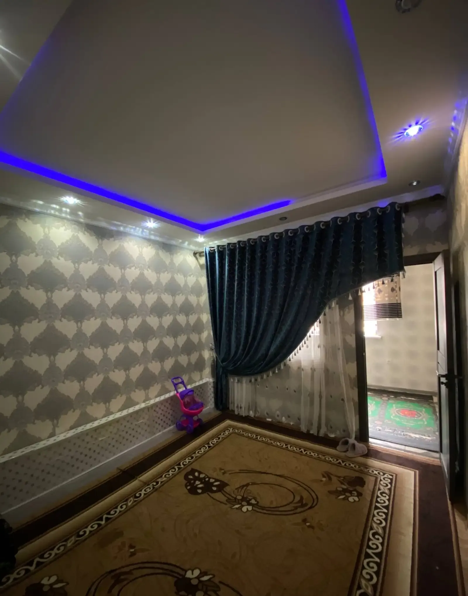 3-комн. квартира, 2 этаж, 90 м², Фирдавси Гипрозем