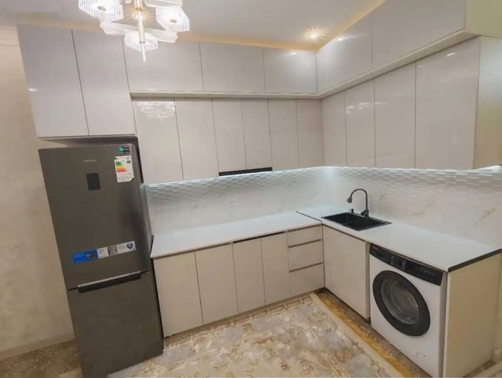 3-комн. квартира, 2 этаж, 100 м², Сино