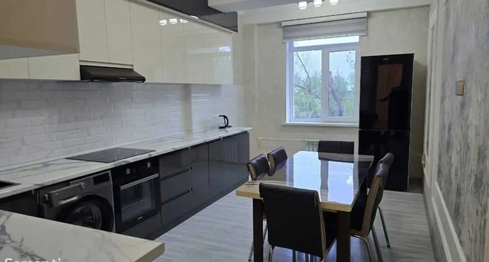 2-комн. квартира, 4 этаж, 90м², Дом печати