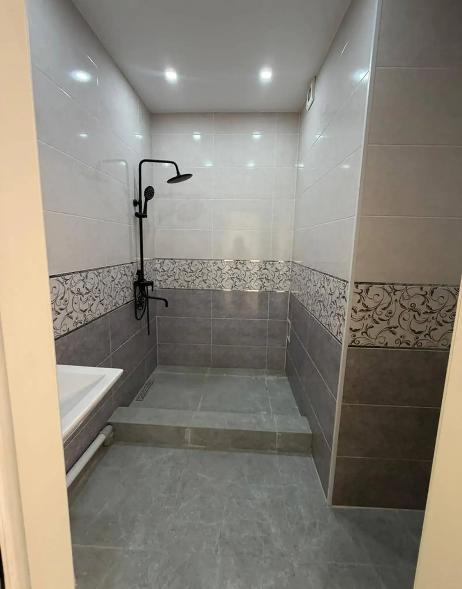 3-комн. квартира, 11 этаж, 100 м², Шохмансур