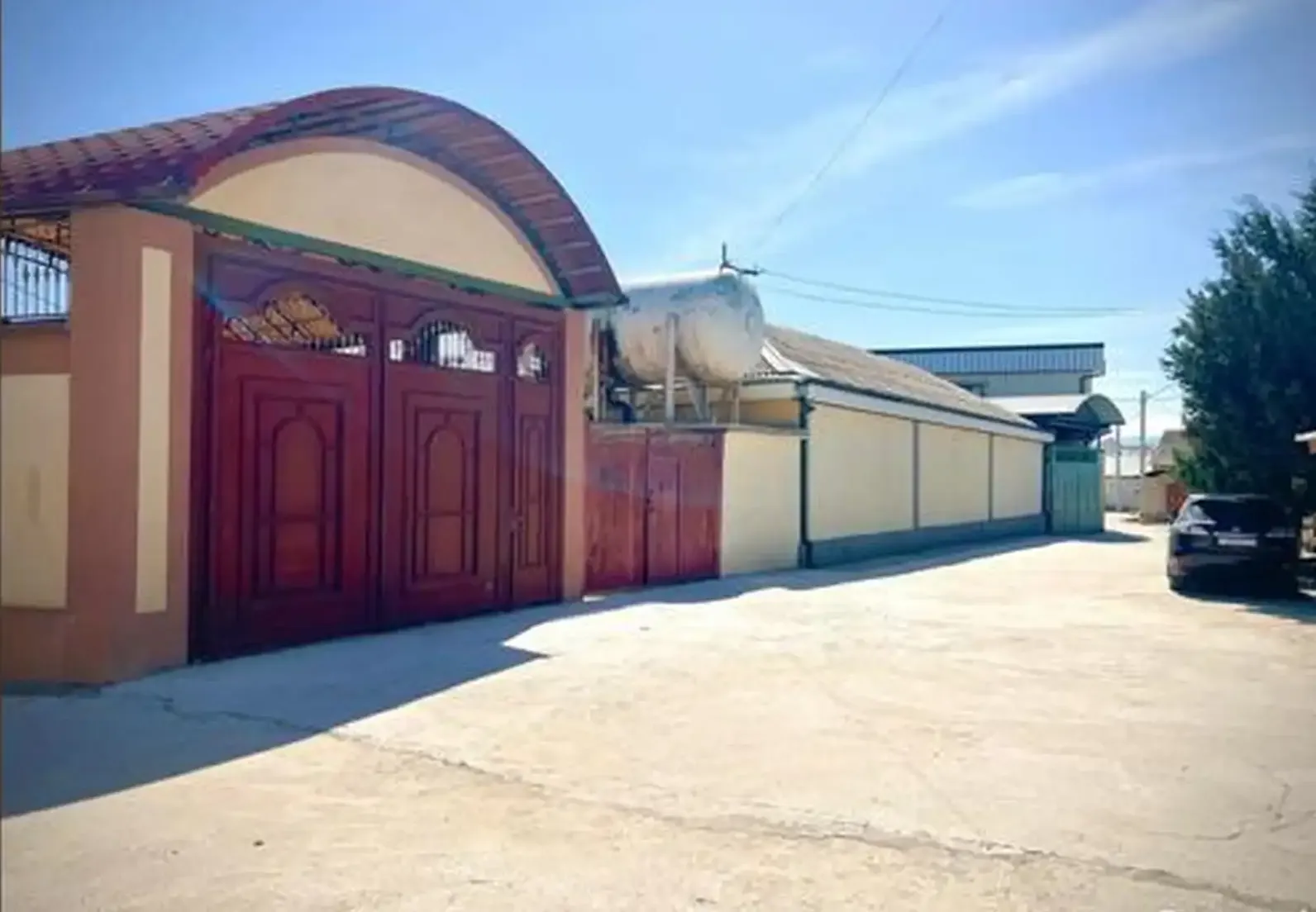 3-этажный, 10 комнатный дом, 700 м², Сино
